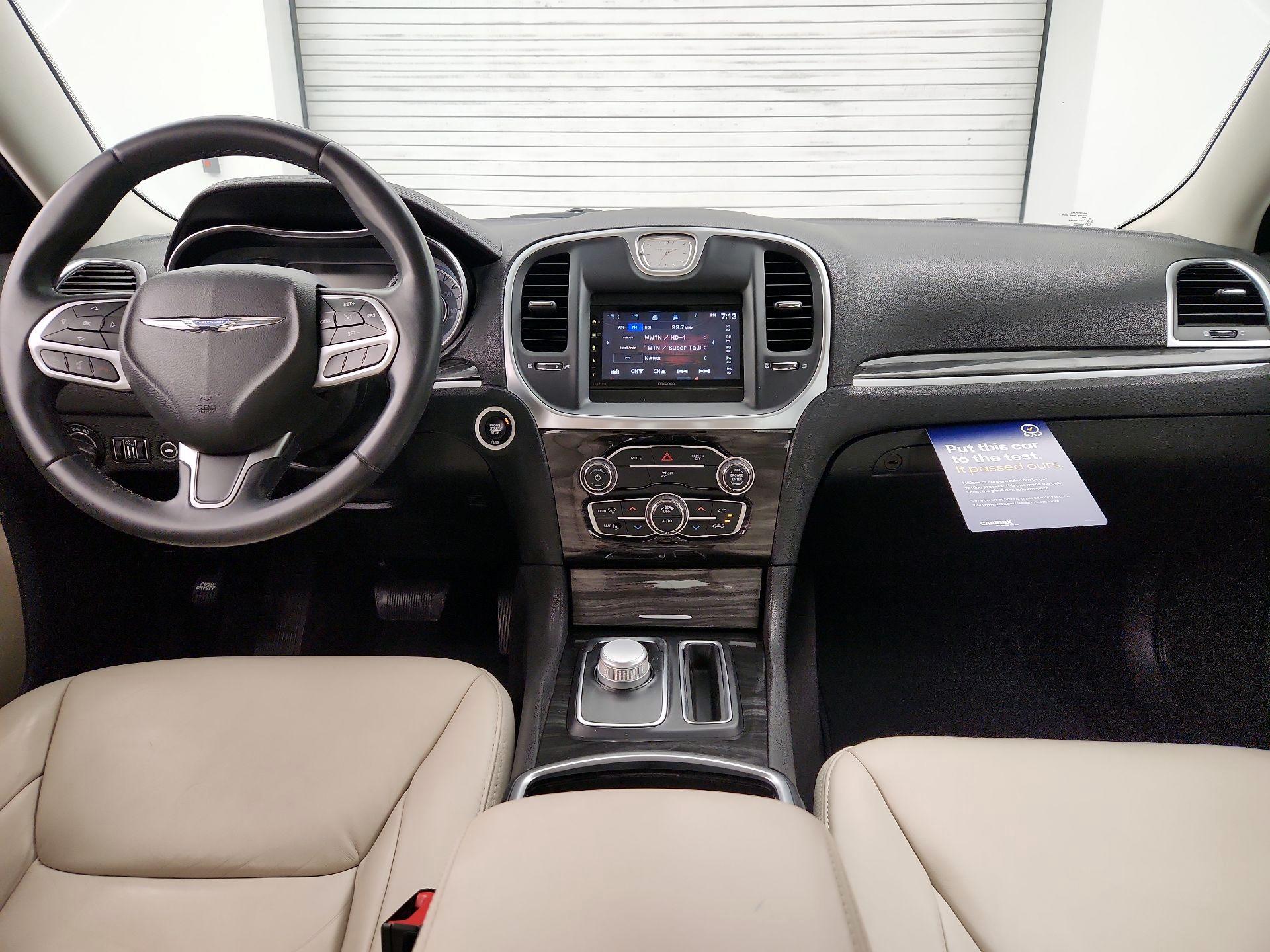 Thumbnail: 2017 Chrysler 300 - 9