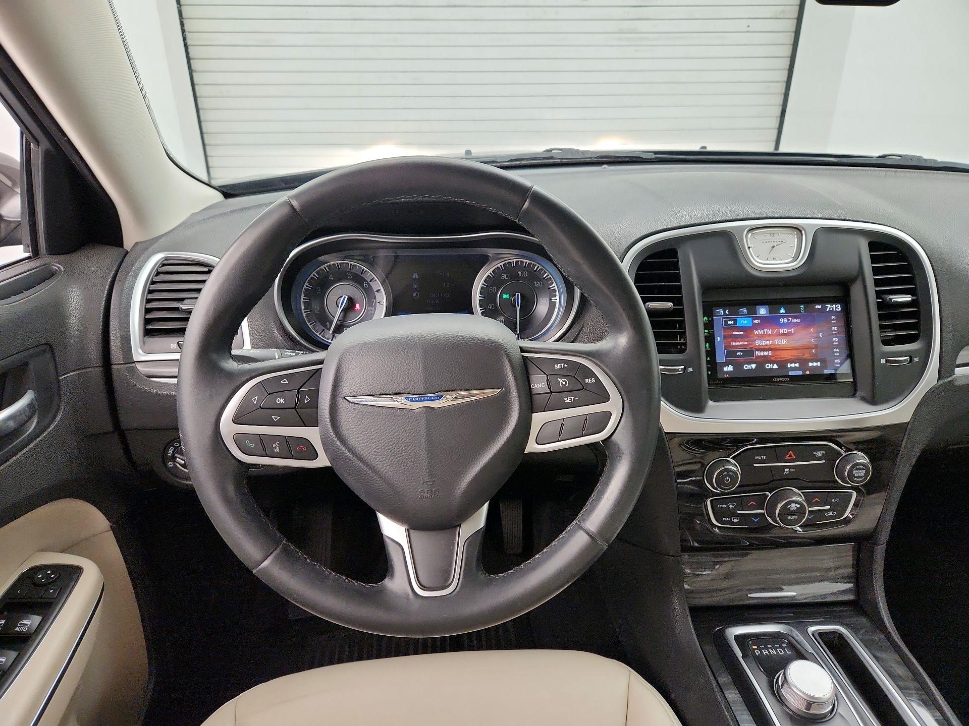 Thumbnail: 2017 Chrysler 300 - 10