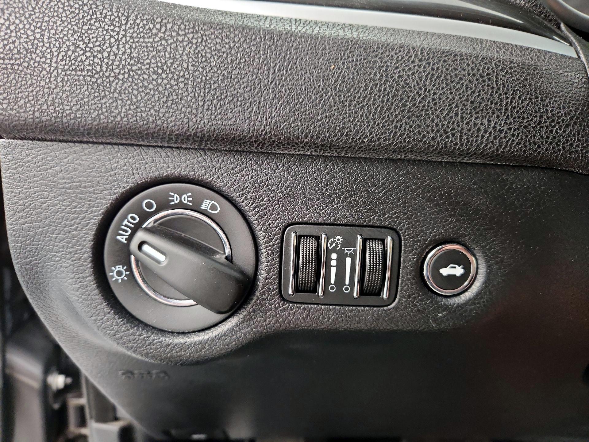 Thumbnail: 2017 Chrysler 300 - 13