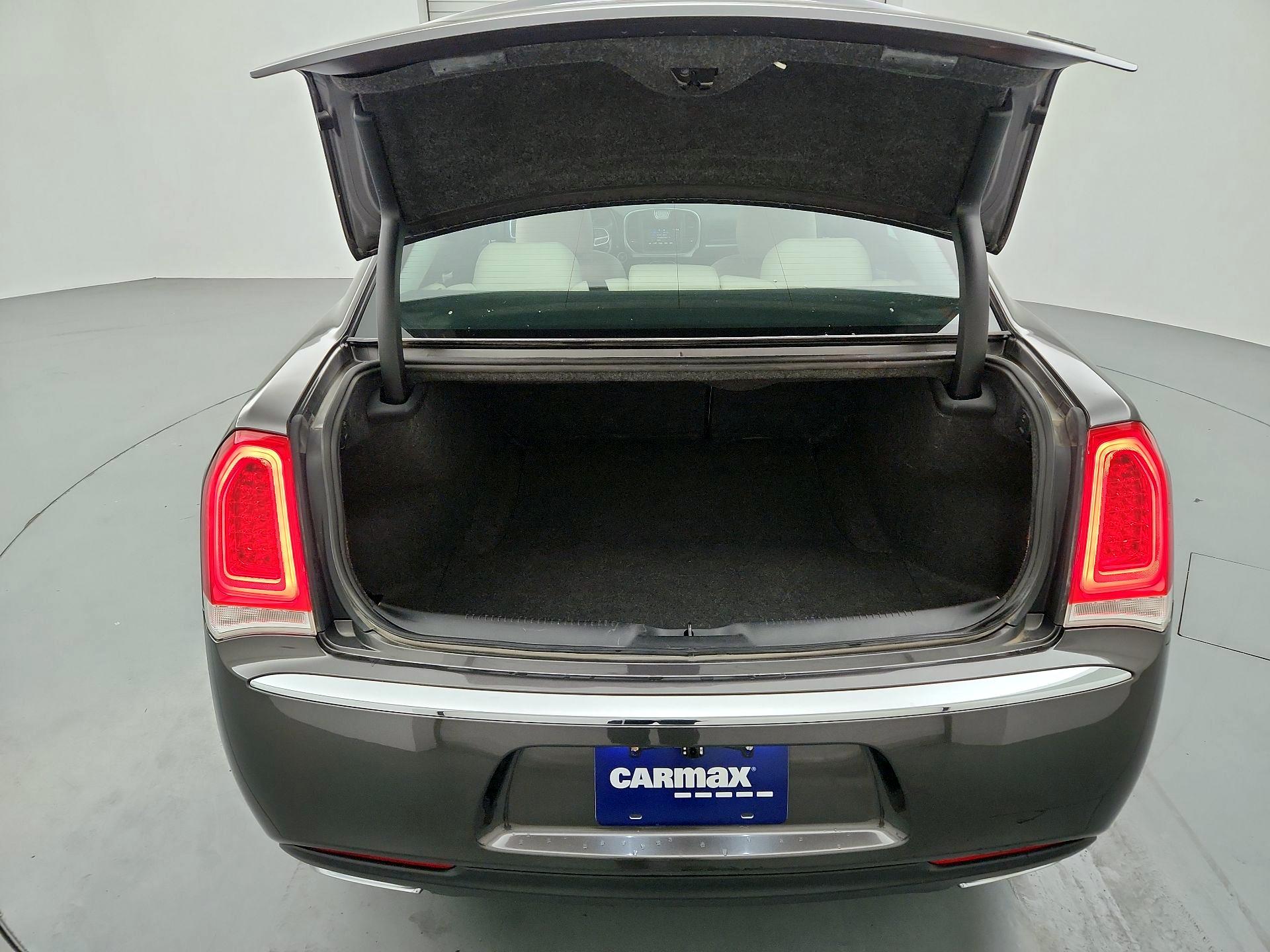 Thumbnail: 2017 Chrysler 300 - 20