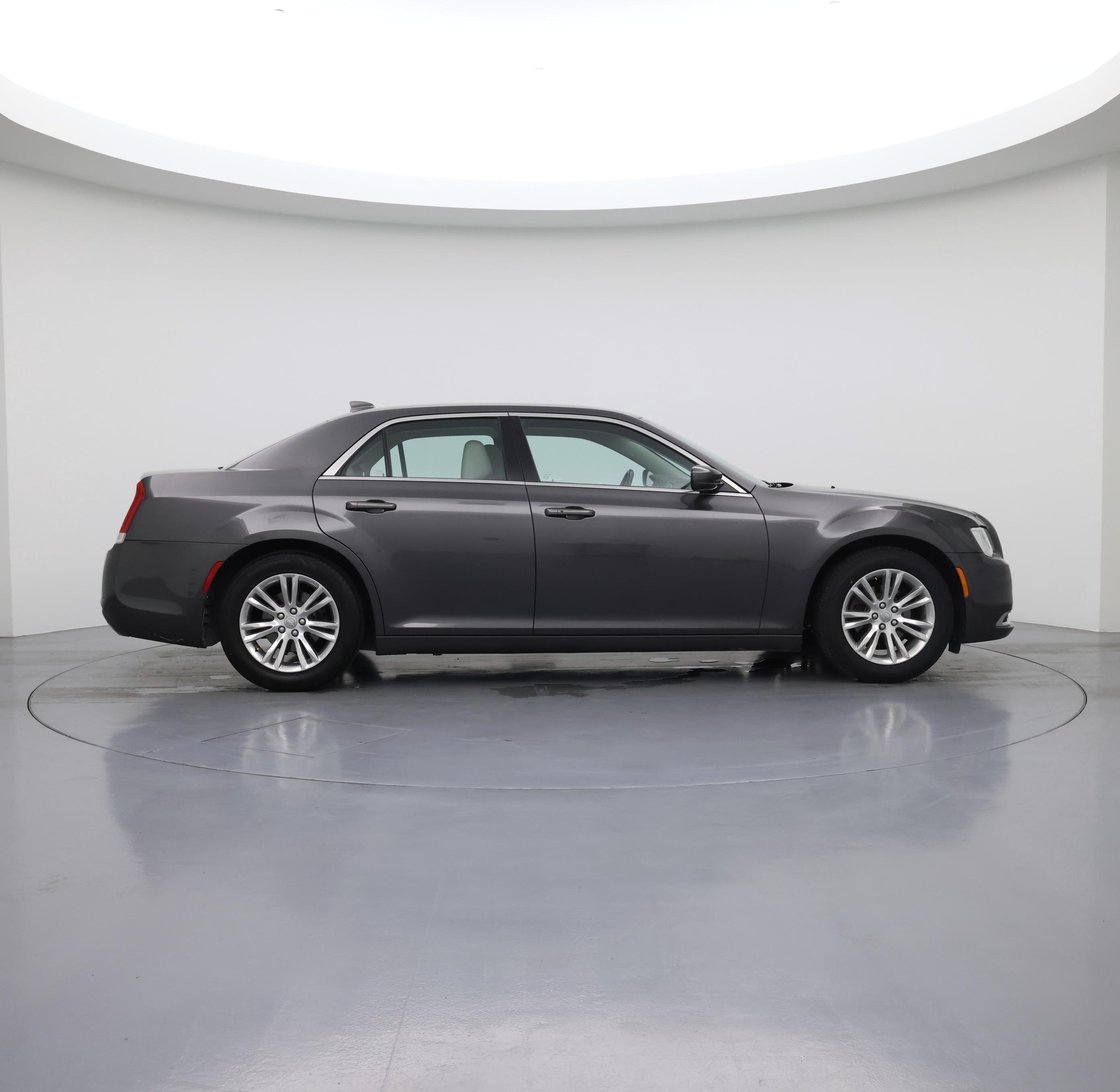 Thumbnail: 2017 Chrysler 300 - 7