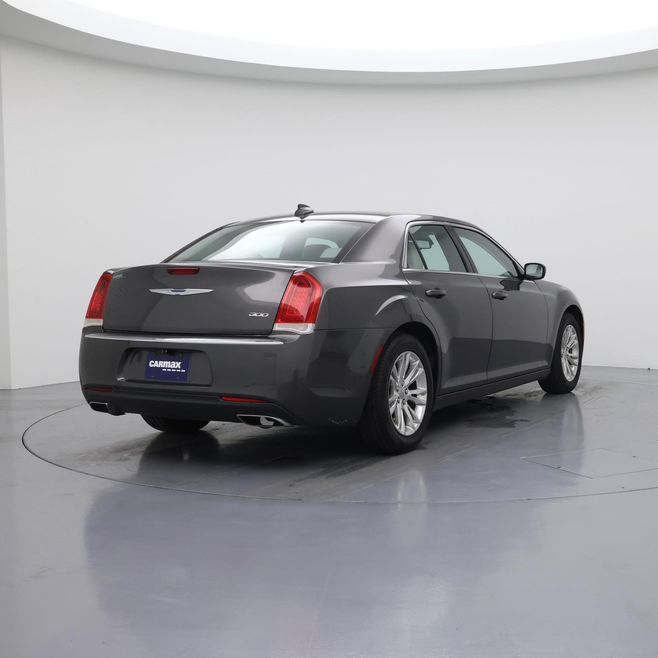 Thumbnail: 2017 Chrysler 300 - 8