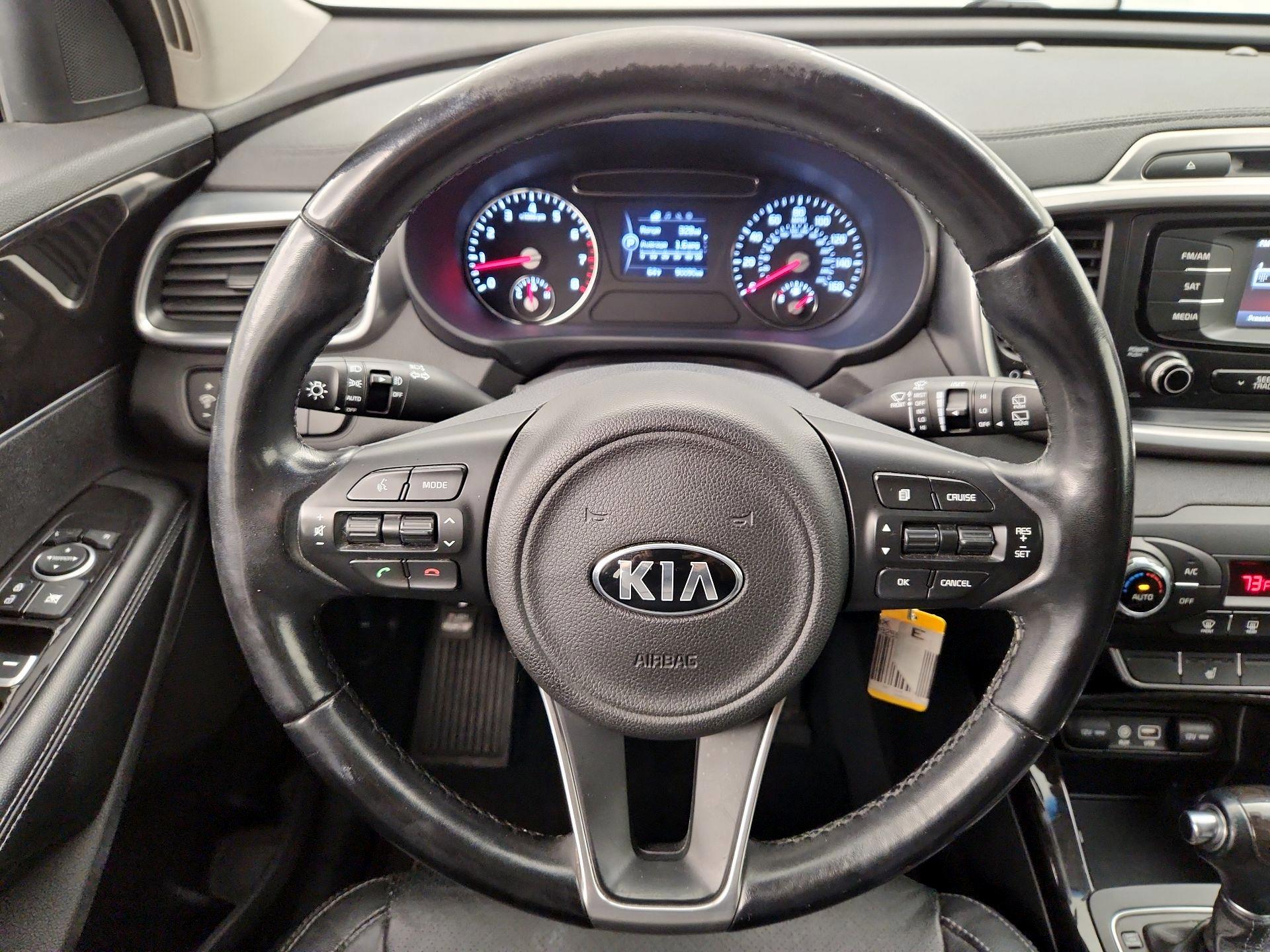 Thumbnail: 2016 Kia Sorento - 10