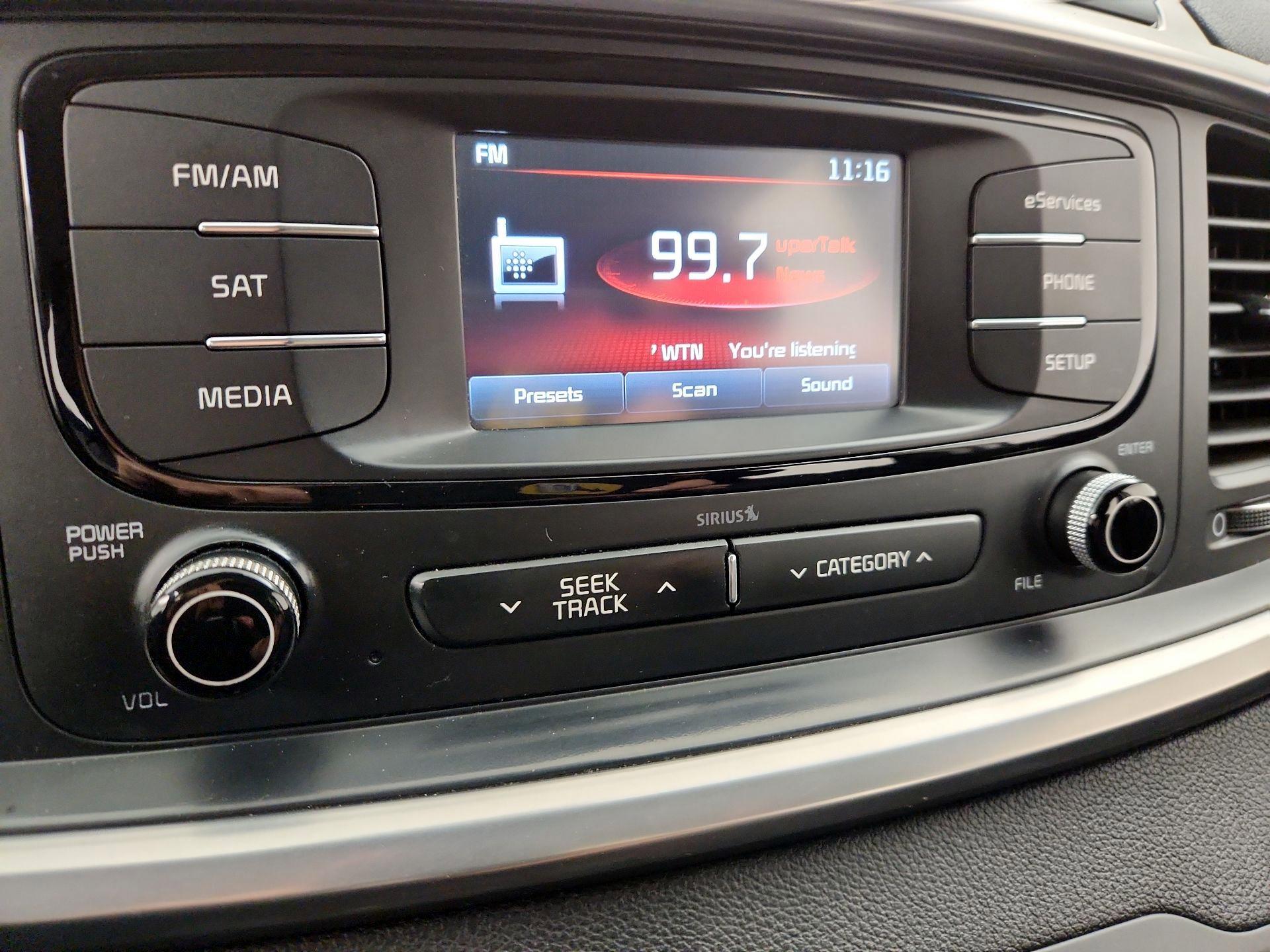 Thumbnail: 2016 Kia Sorento - 15