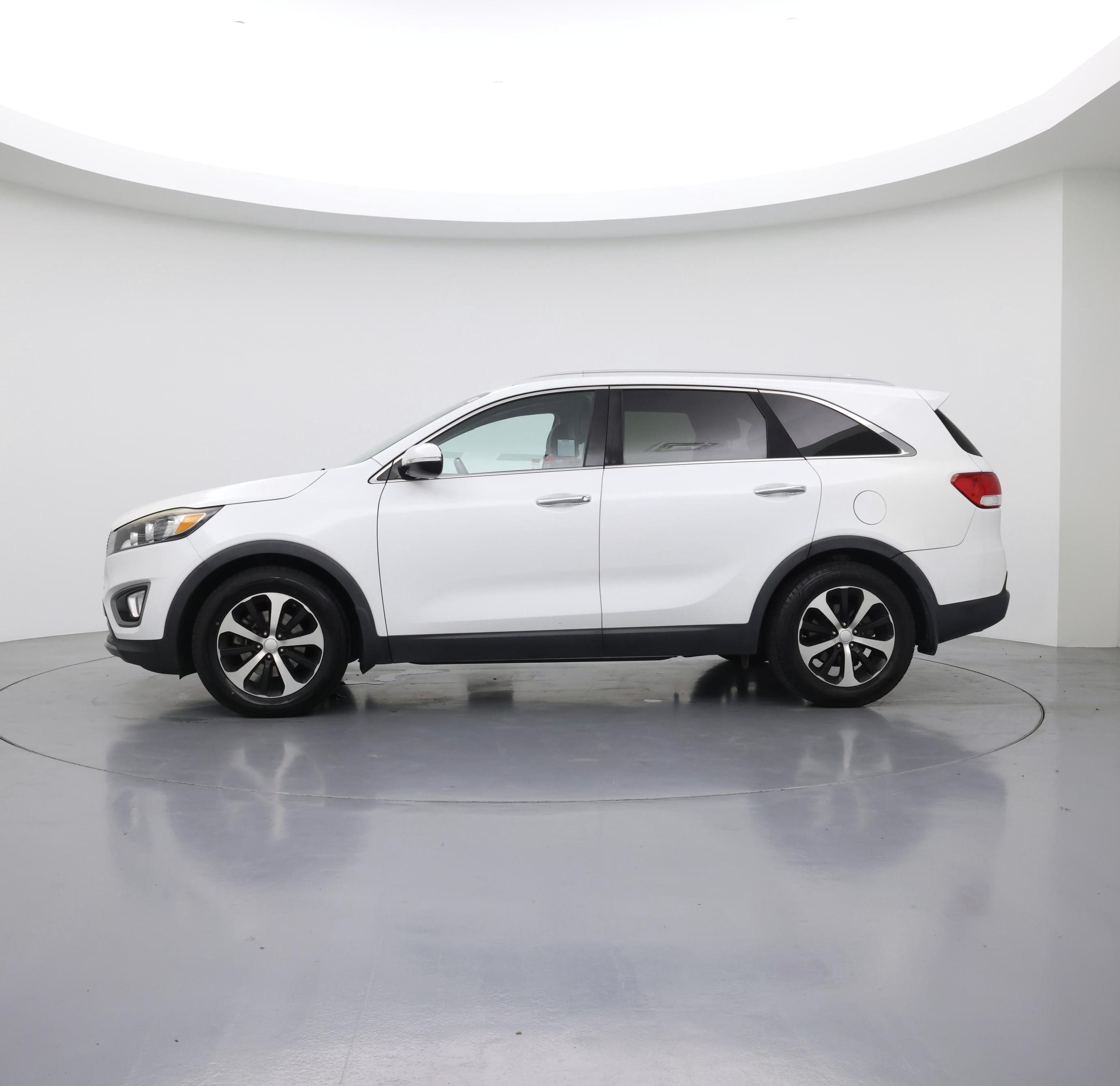 Thumbnail: 2016 Kia Sorento - 3