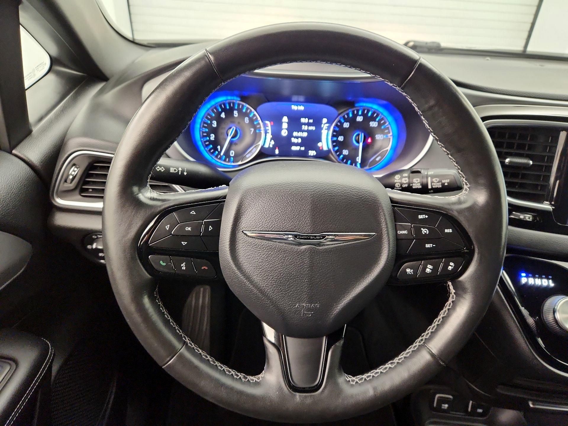 Thumbnail: 2019 Chrysler Pacifica - 10