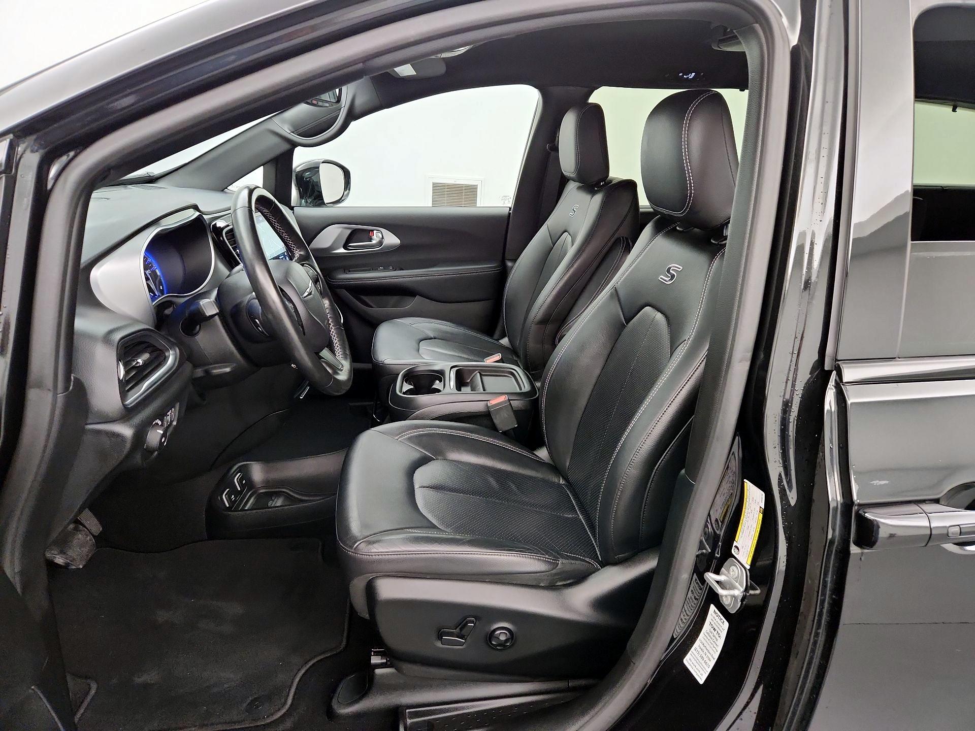 Thumbnail: 2019 Chrysler Pacifica - 11