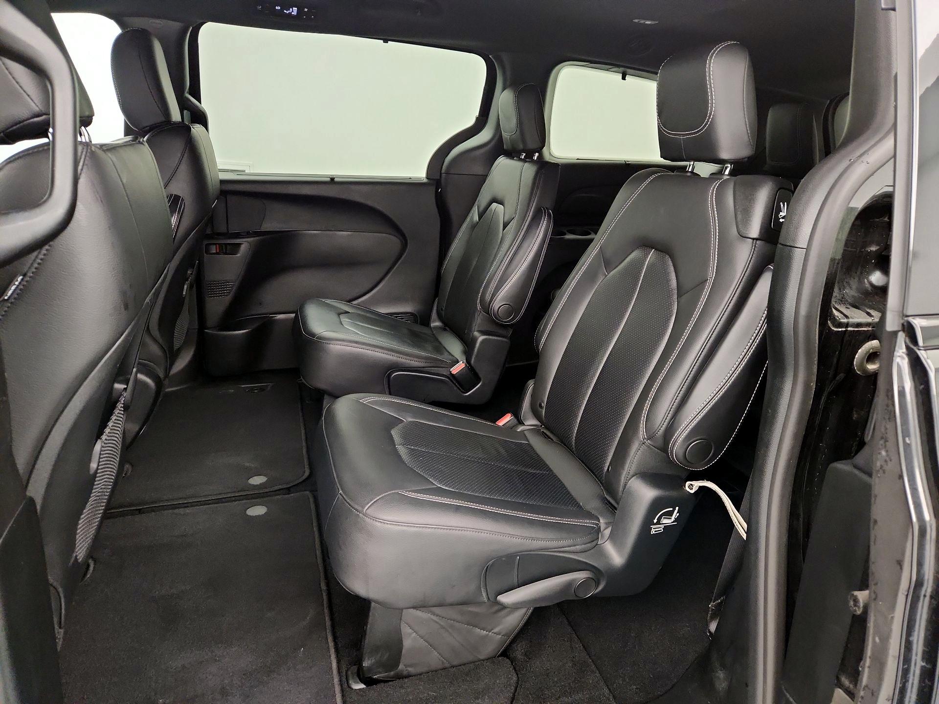Thumbnail: 2019 Chrysler Pacifica - 20