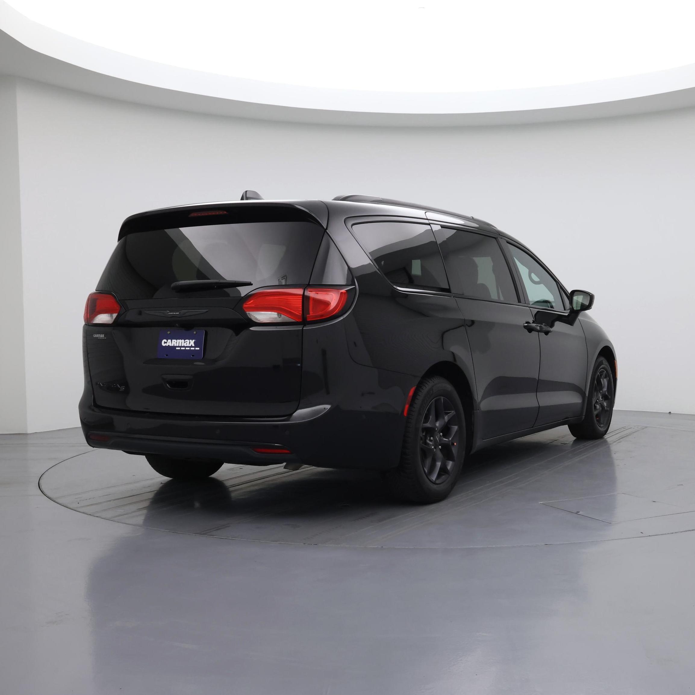 Thumbnail: 2019 Chrysler Pacifica - 8