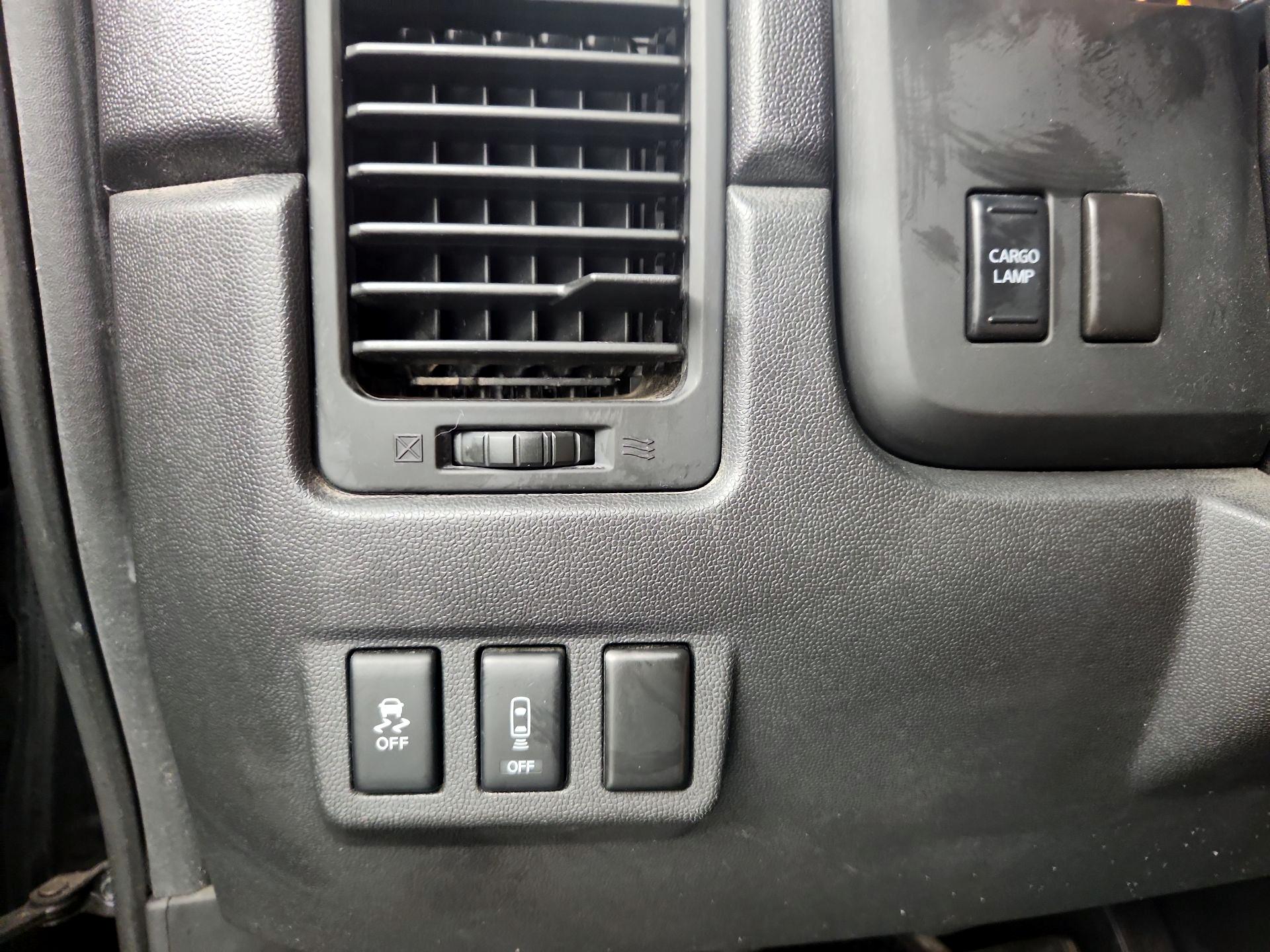Thumbnail: 2014 Nissan Titan - 13