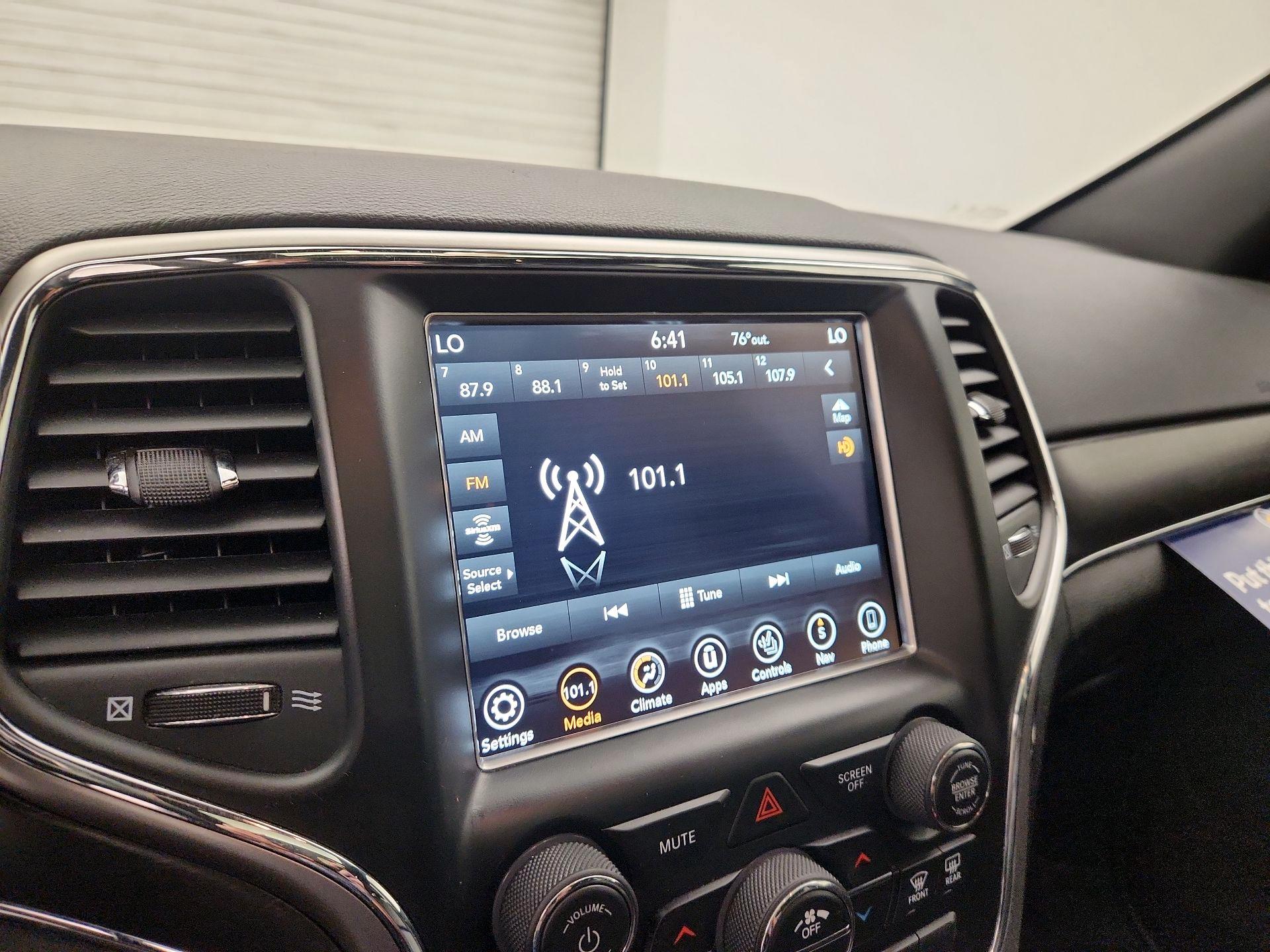 Thumbnail: 2018 Jeep Grand Cherokee - 15