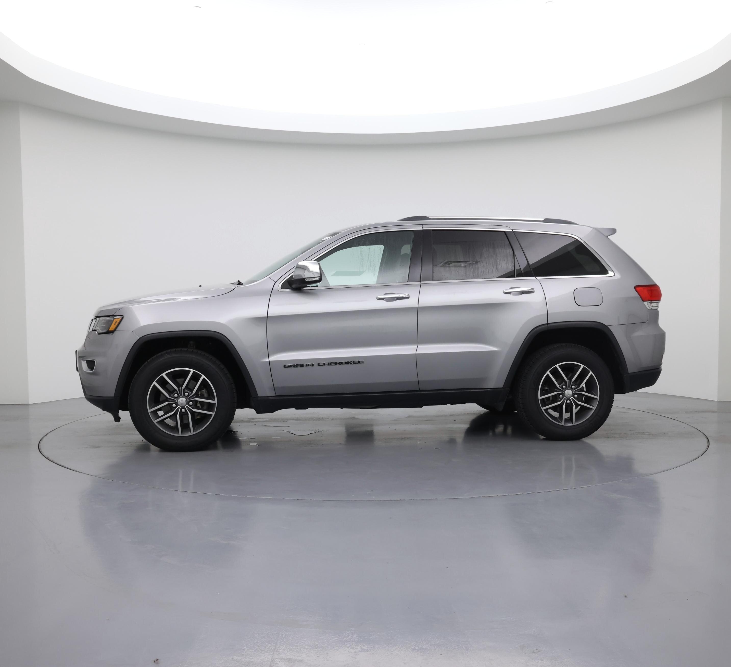 Thumbnail: 2018 Jeep Grand Cherokee - 3