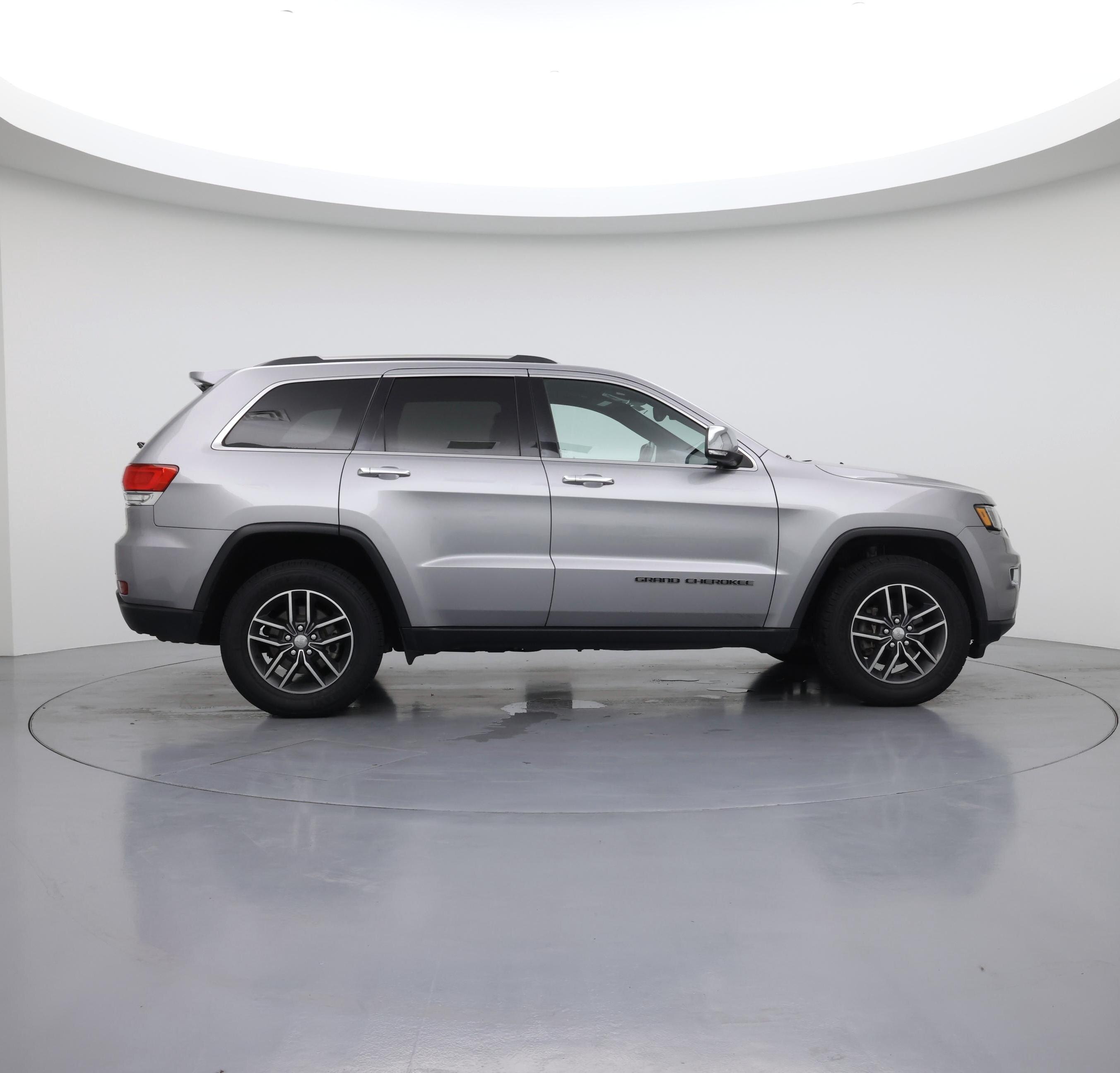 Thumbnail: 2018 Jeep Grand Cherokee - 7