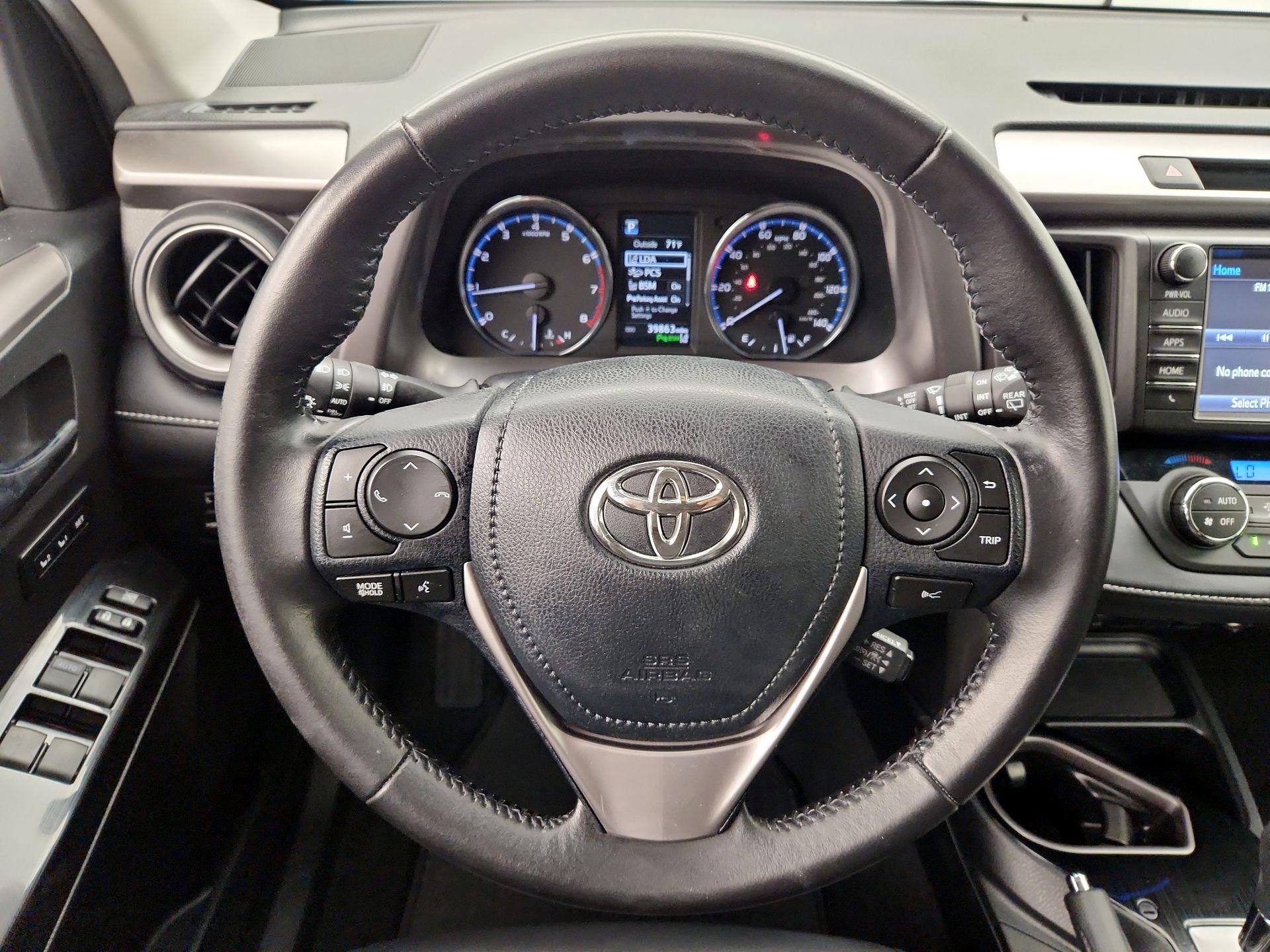Thumbnail: 2016 Toyota RAV4 - 10