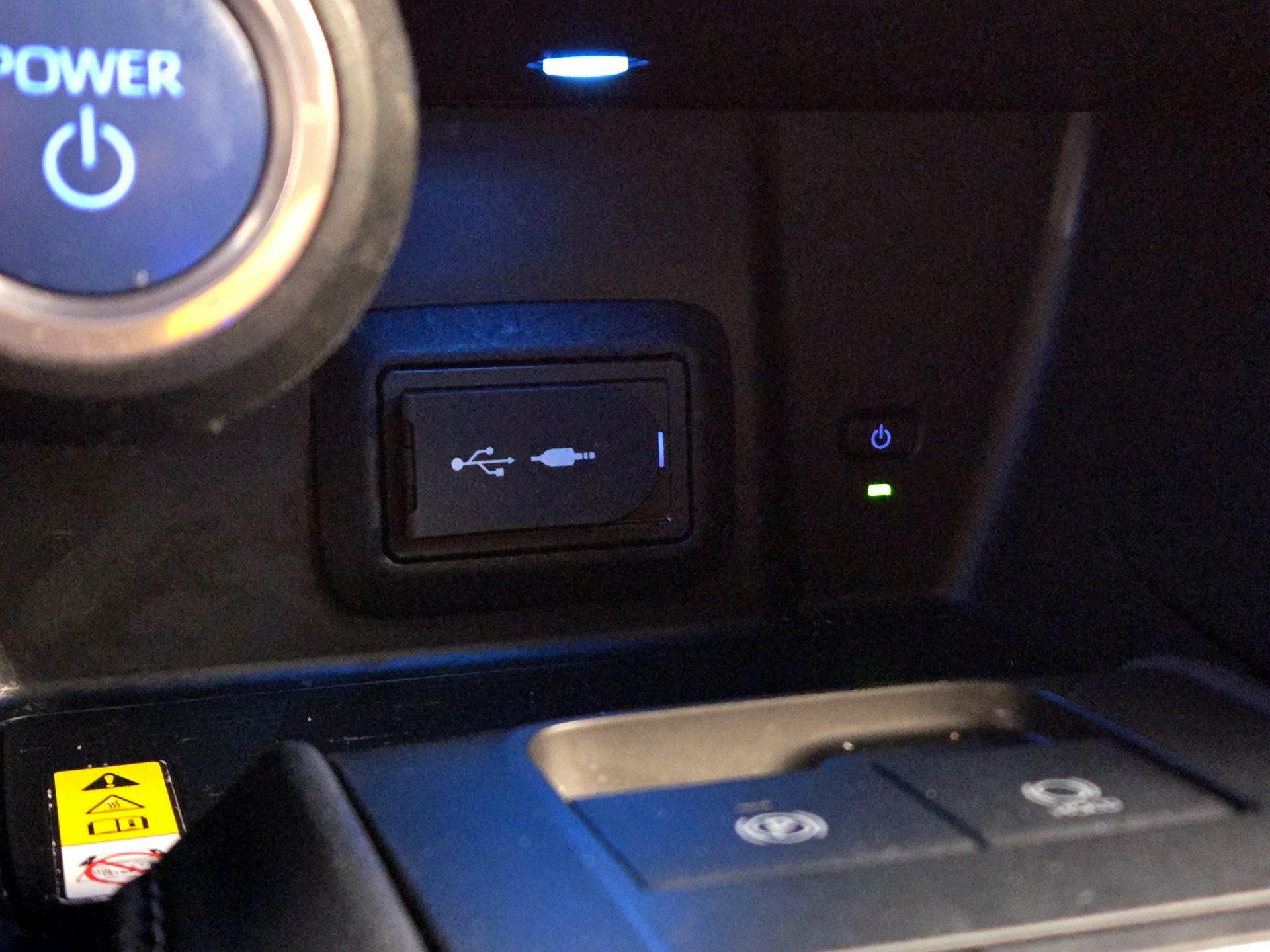 Thumbnail: 2022 Toyota Venza - 18