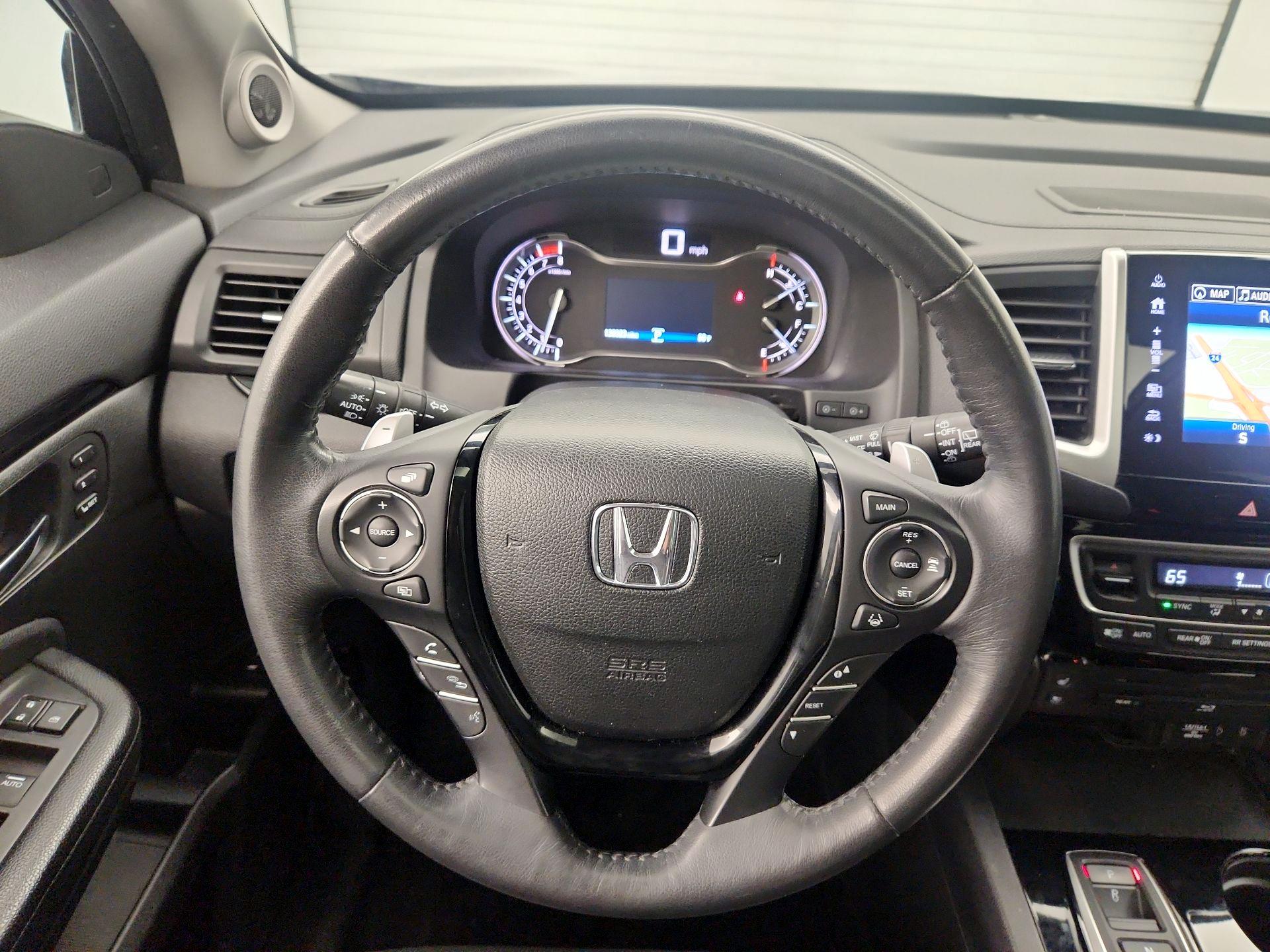 Thumbnail: 2017 Honda Pilot - 10