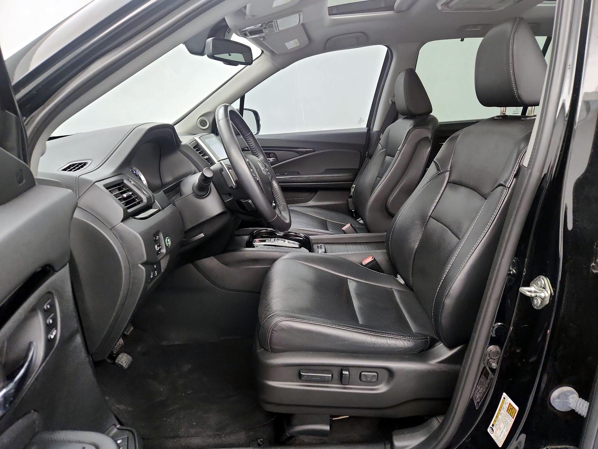 Thumbnail: 2017 Honda Pilot - 11