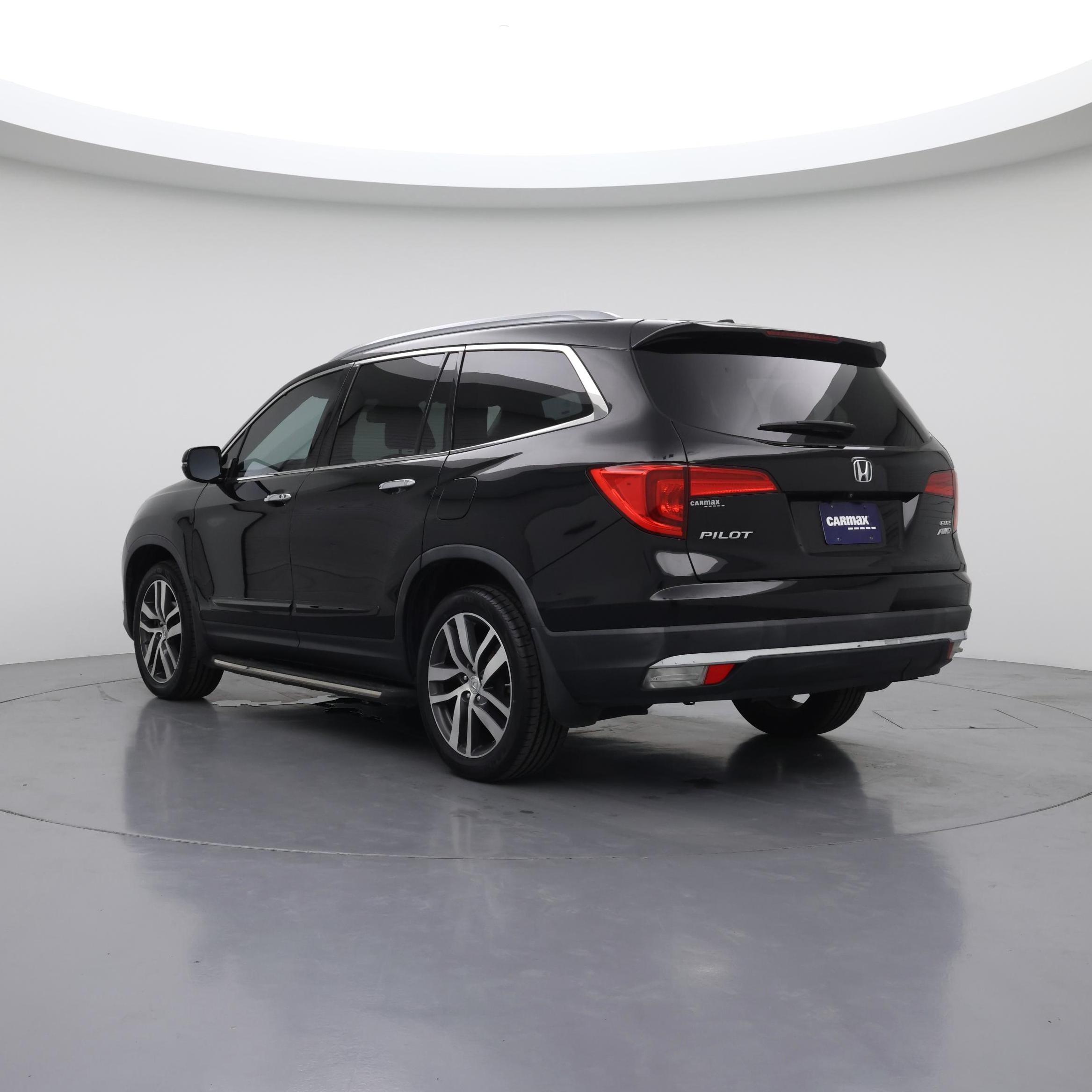 Thumbnail: 2017 Honda Pilot - 2