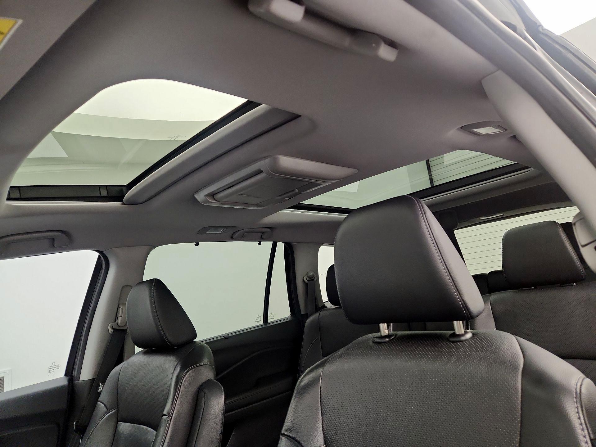 Thumbnail: 2017 Honda Pilot - 20