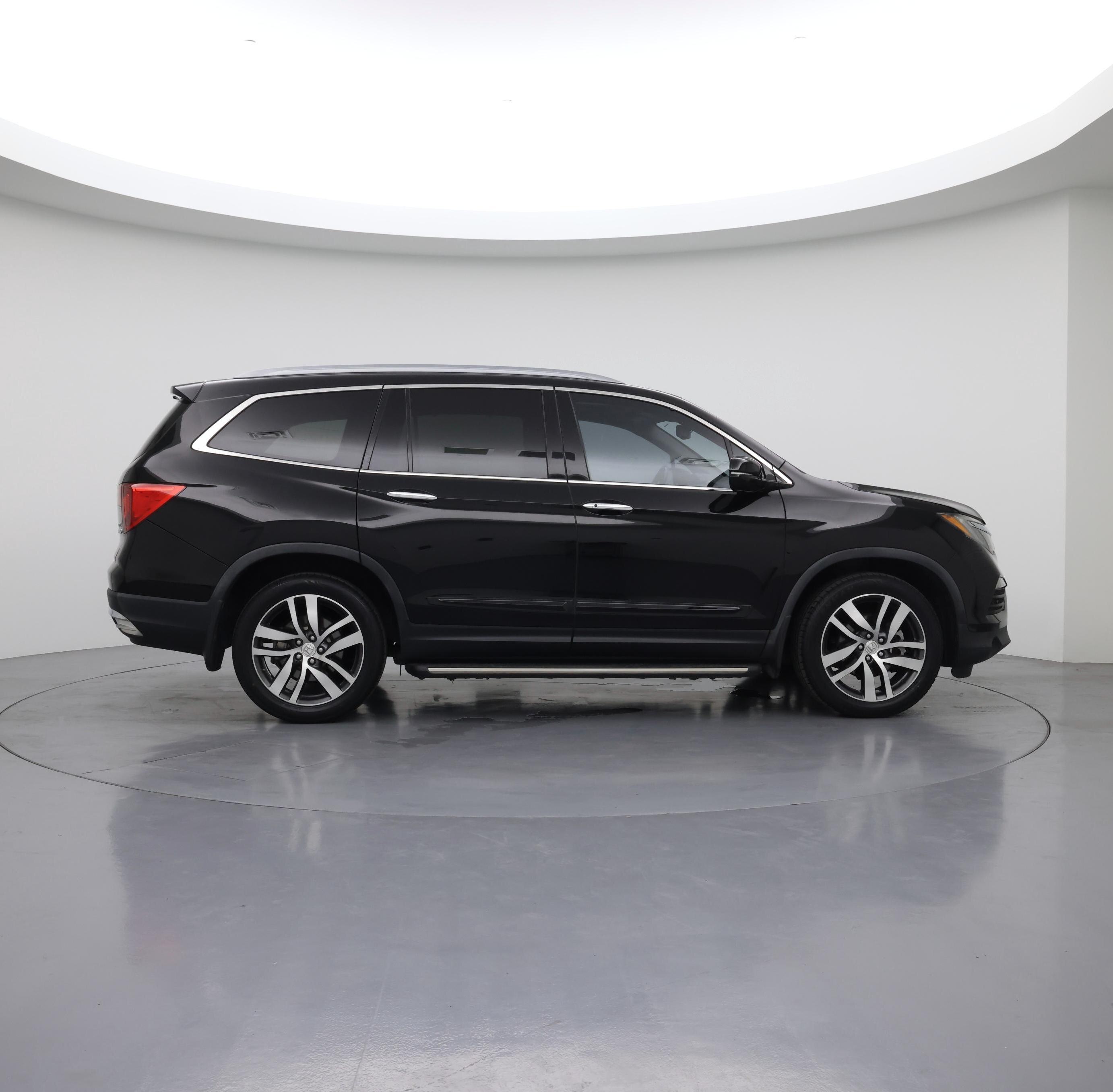 Thumbnail: 2017 Honda Pilot - 7