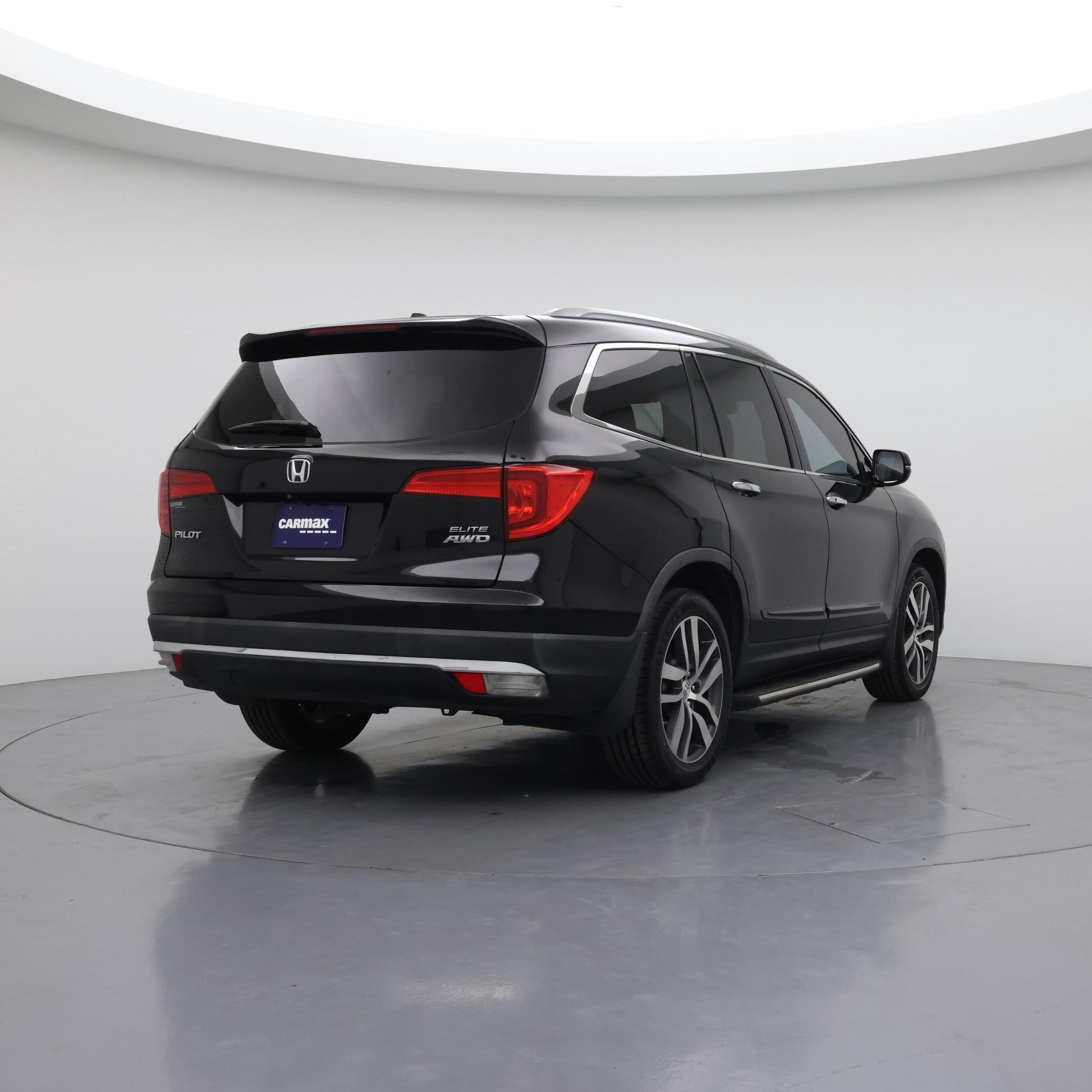 Thumbnail: 2017 Honda Pilot - 8