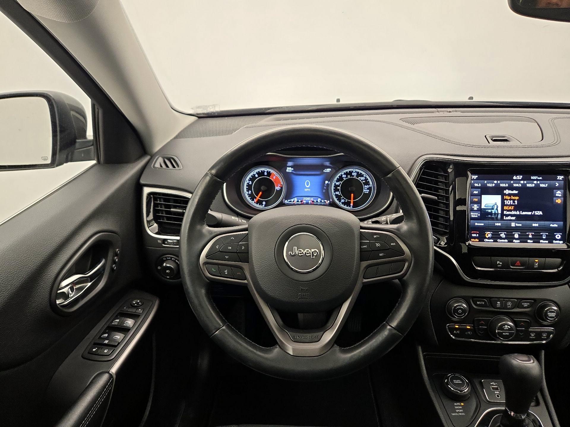 Thumbnail: 2020 Jeep Cherokee - 10