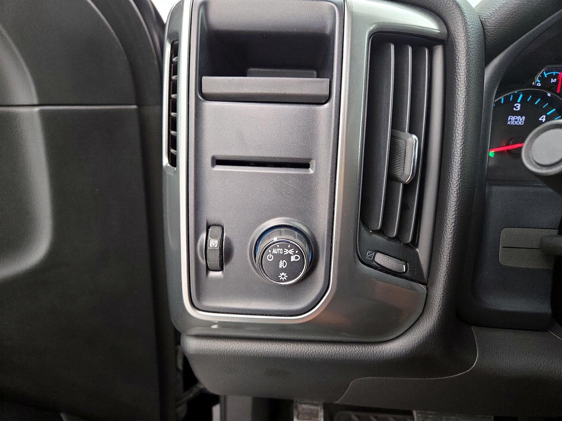 Thumbnail: 2015 Chevrolet Silverado 1500 - 13