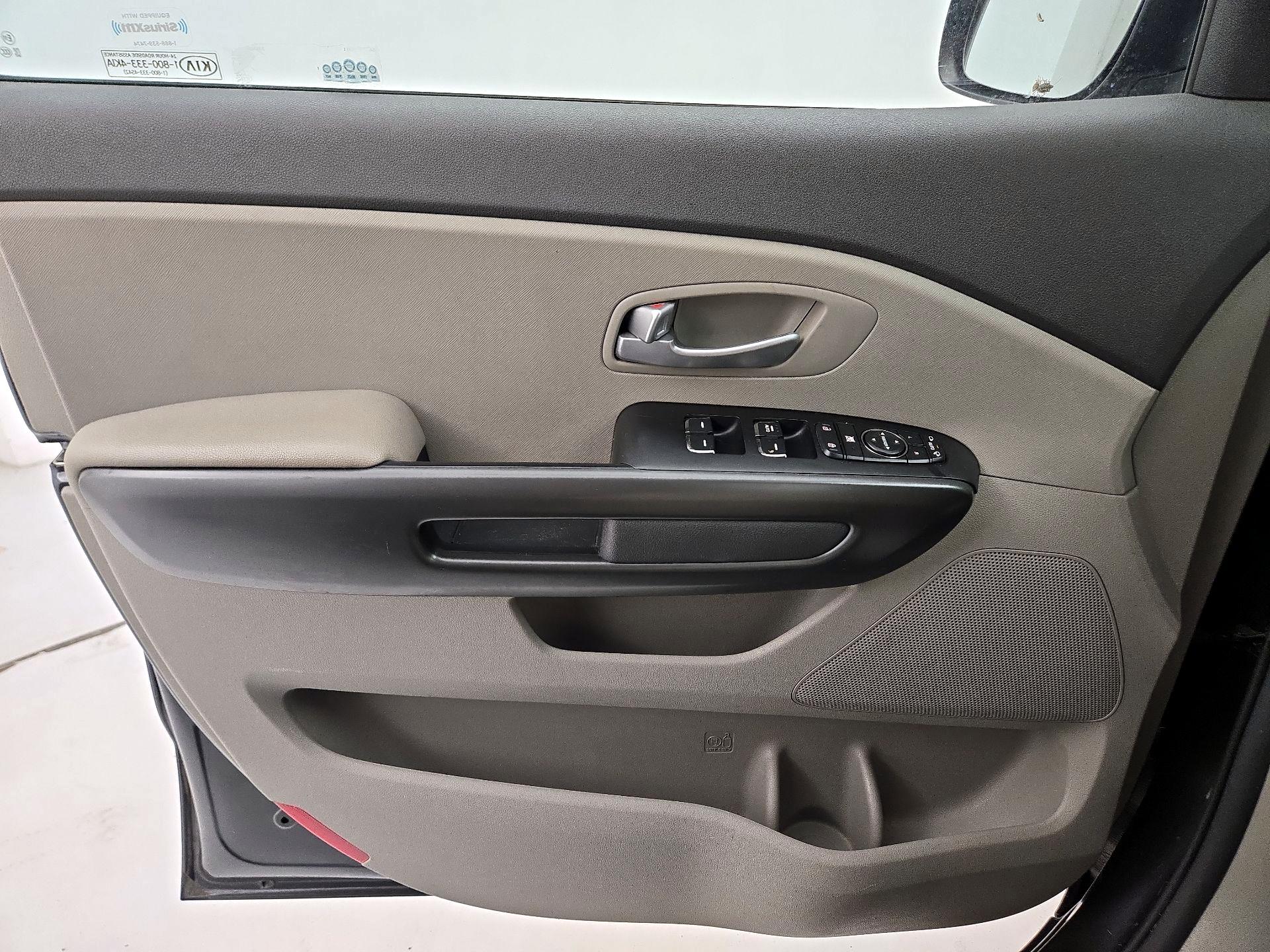 Thumbnail: 2018 Kia Sedona - 12