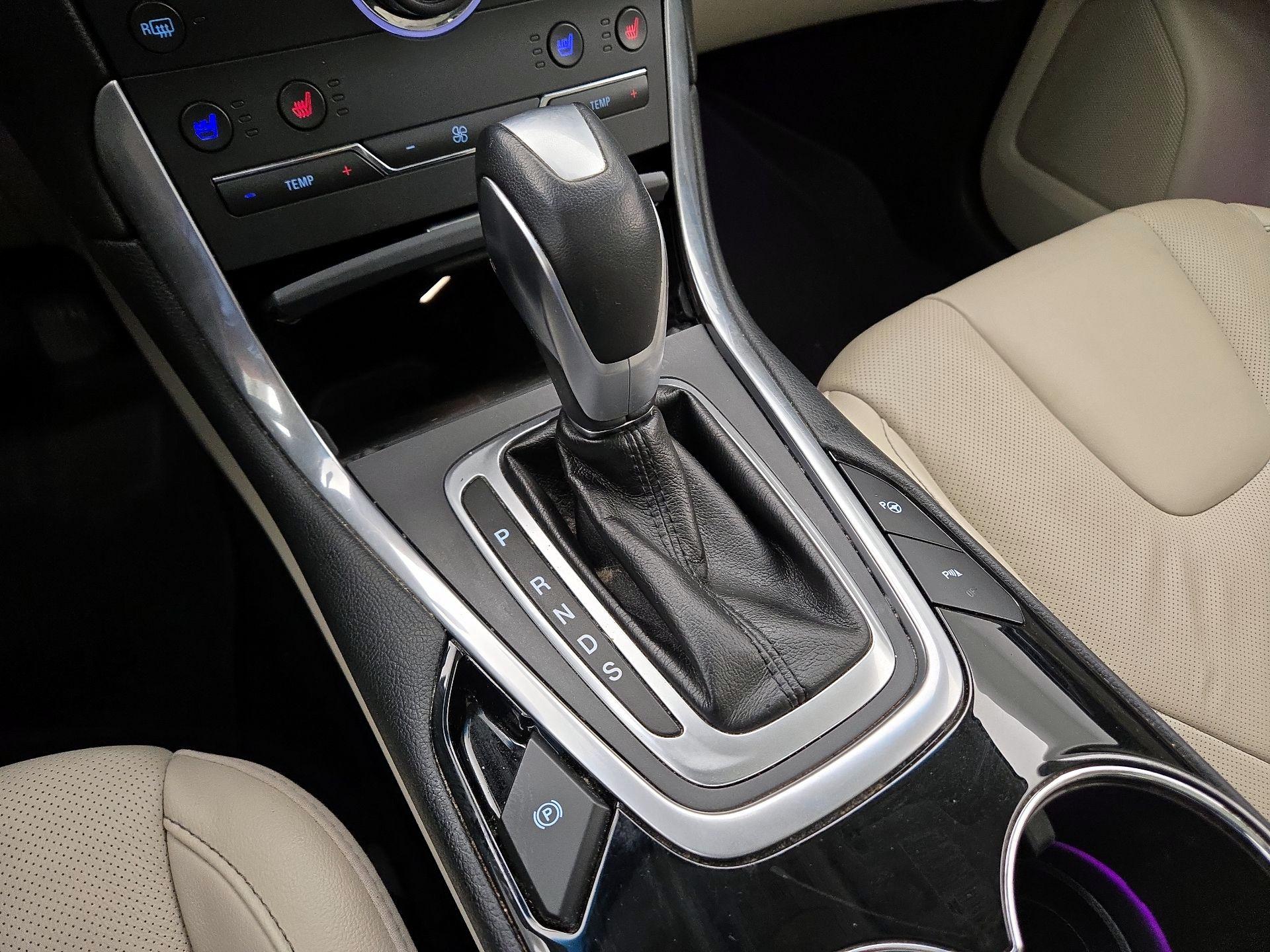 Thumbnail: 2015 Ford Edge - 18