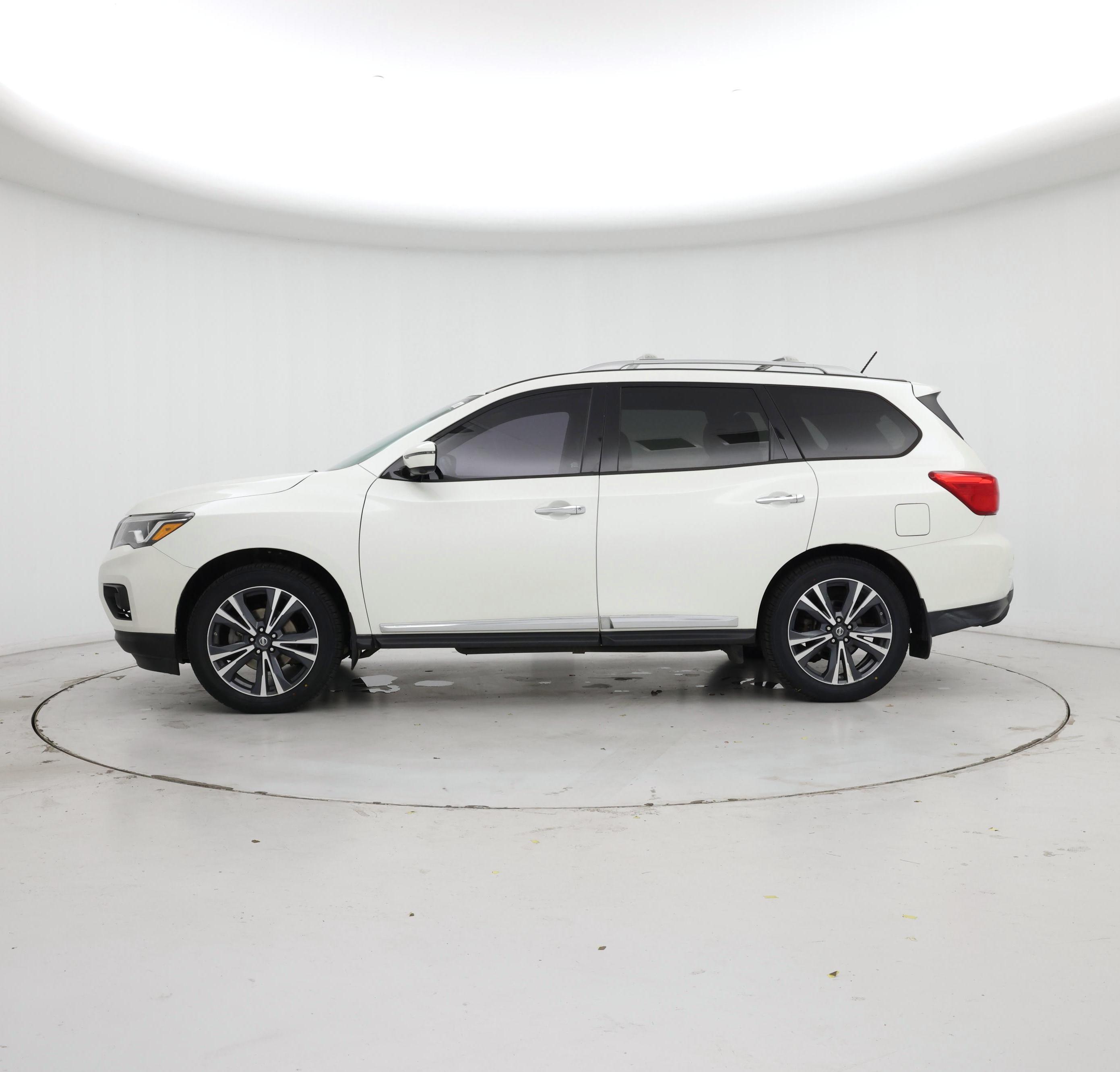 Thumbnail: 2018 Nissan Pathfinder - 3