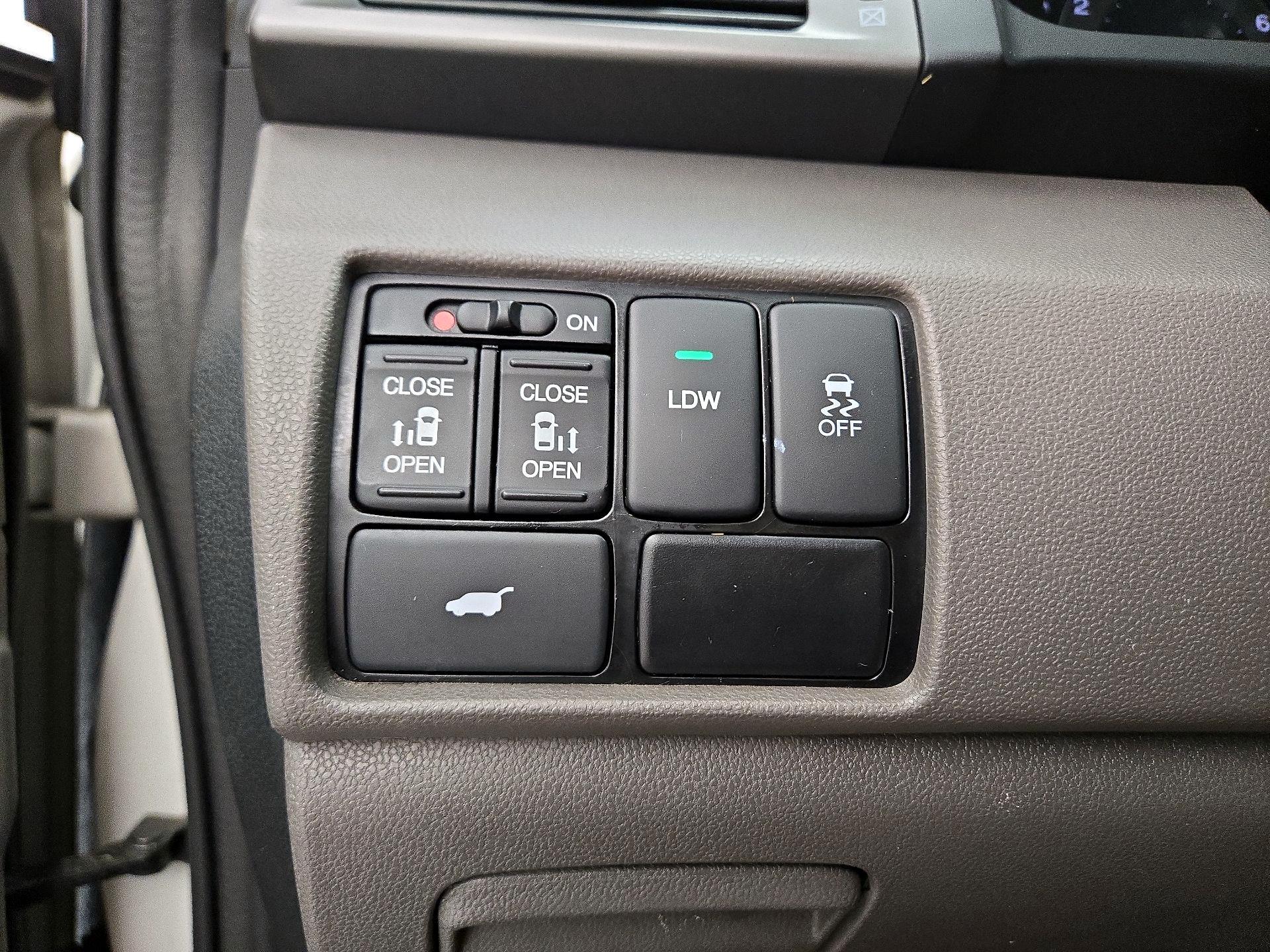 Thumbnail: 2016 Honda Odyssey - 13