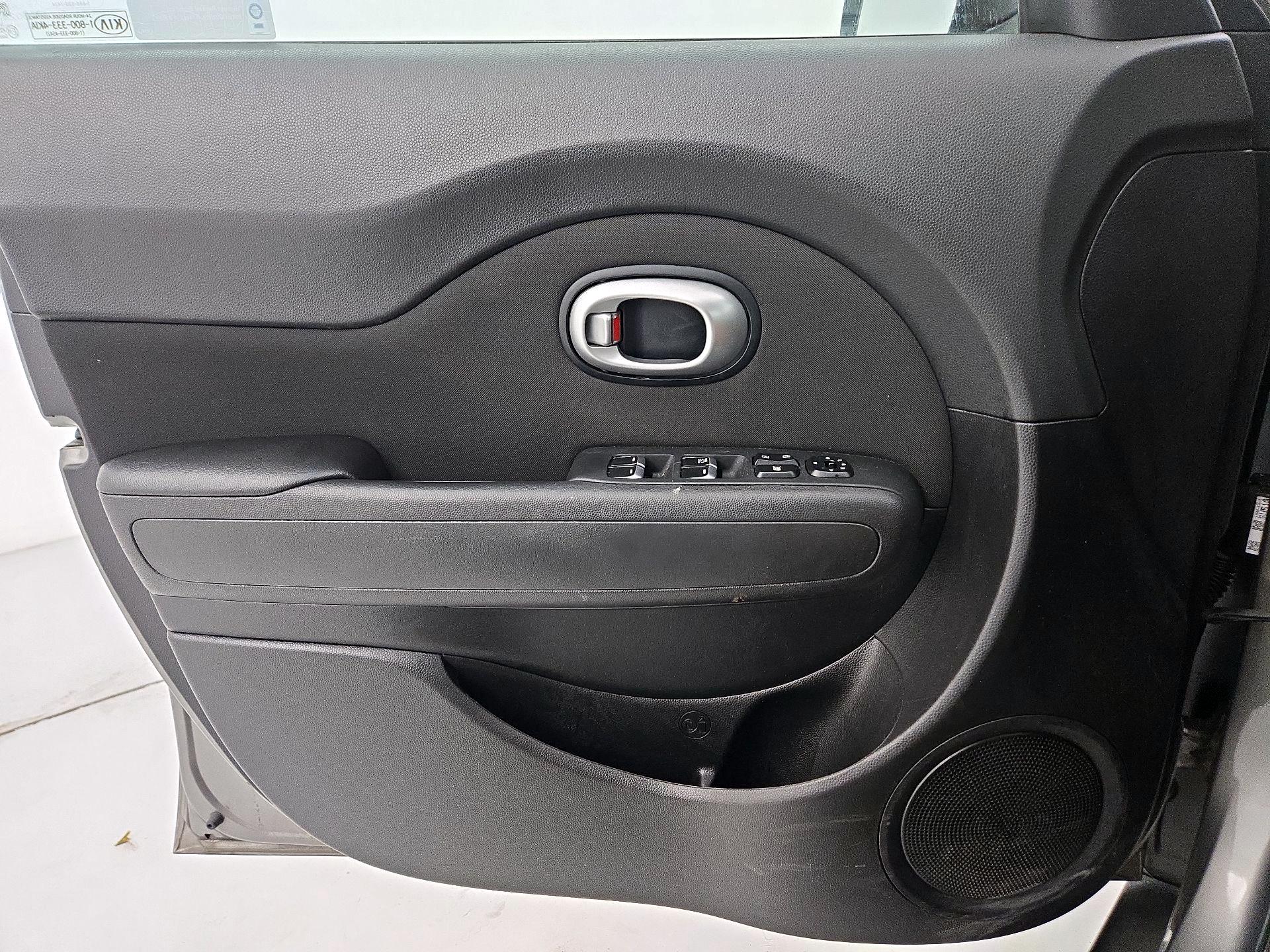 Thumbnail: 2019 Kia Soul - 12