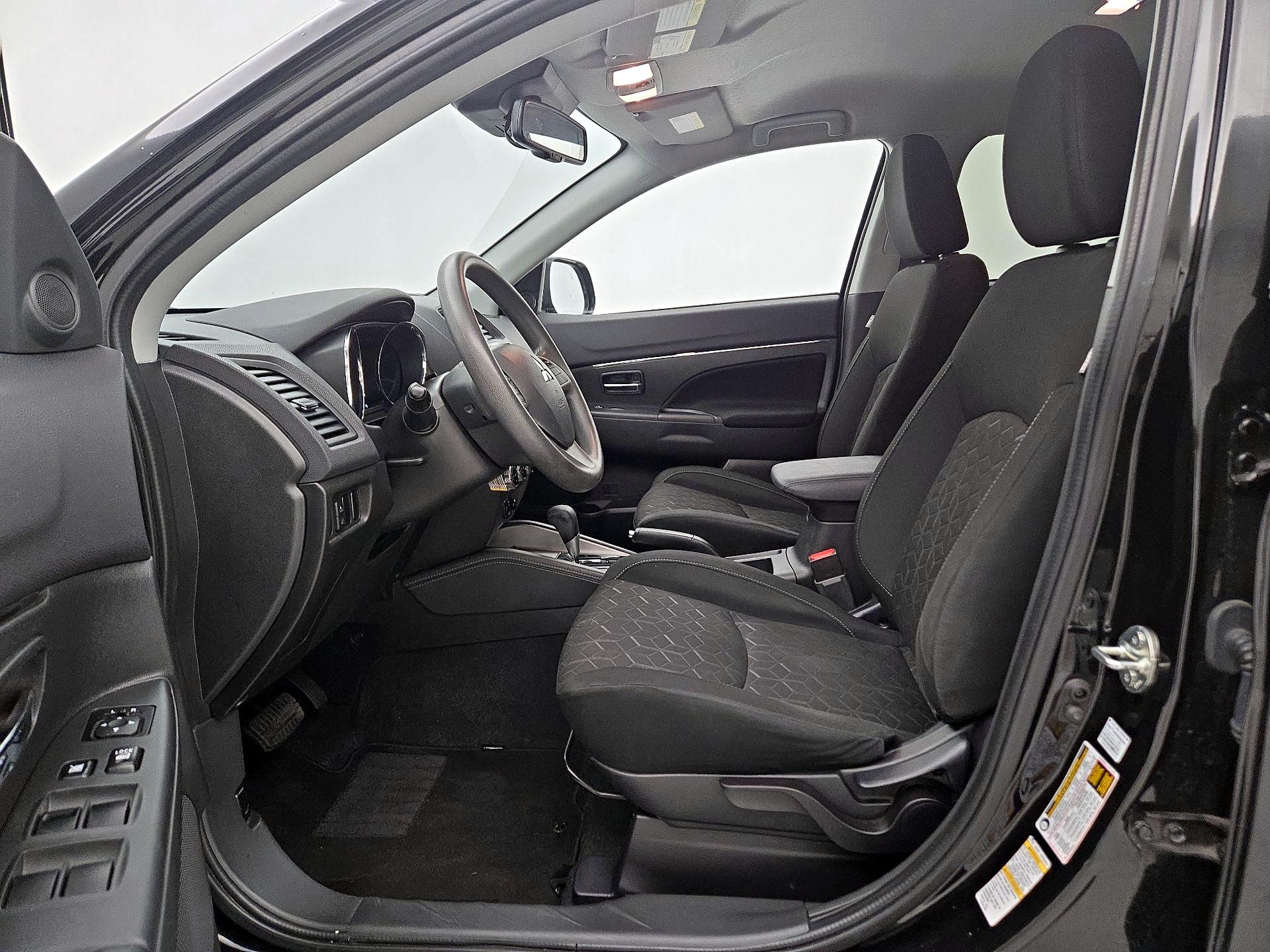 Thumbnail: 2023 Mitsubishi Outlander Sport - 11