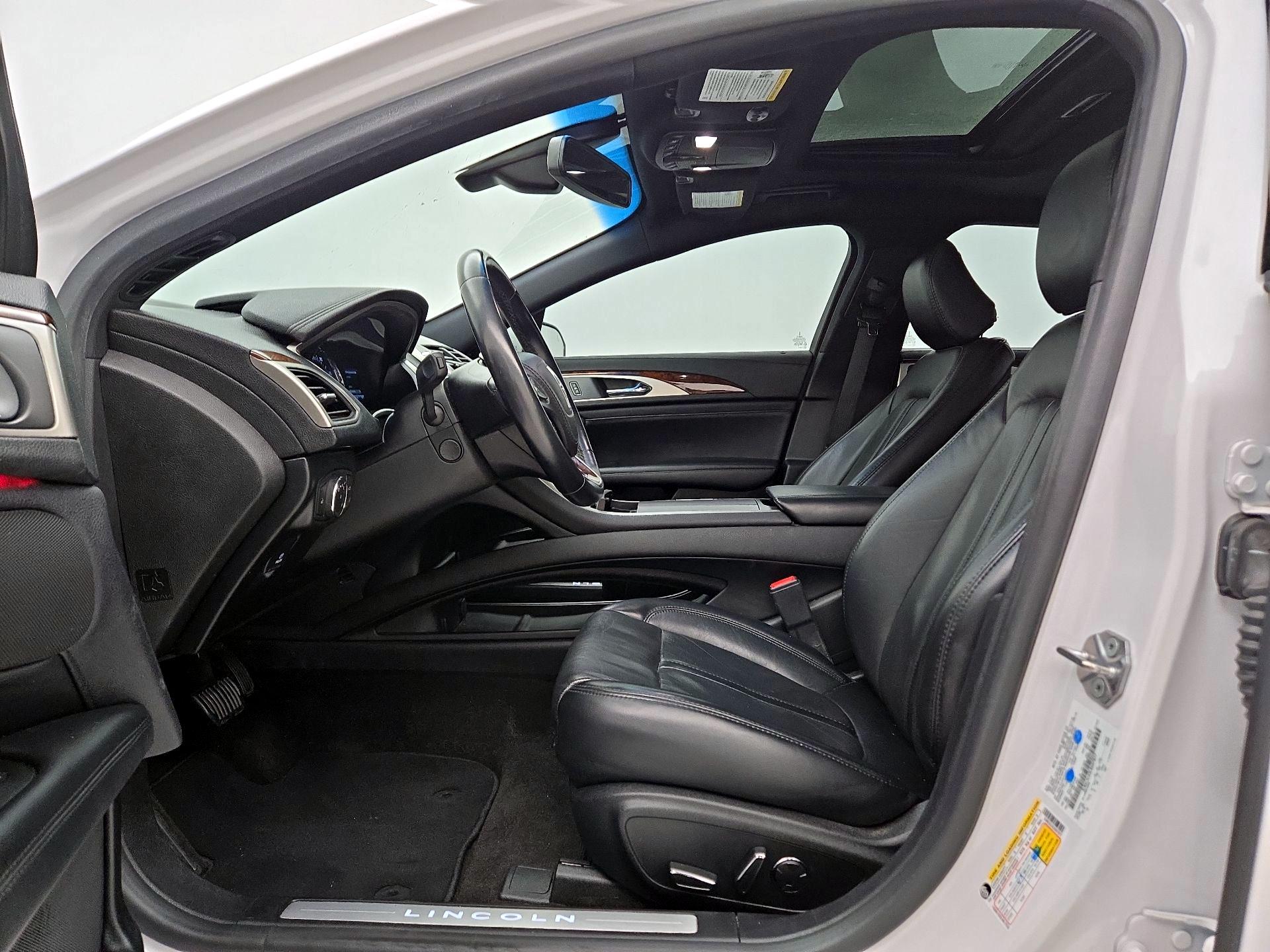 Thumbnail: 2020 Lincoln MKZ - 11