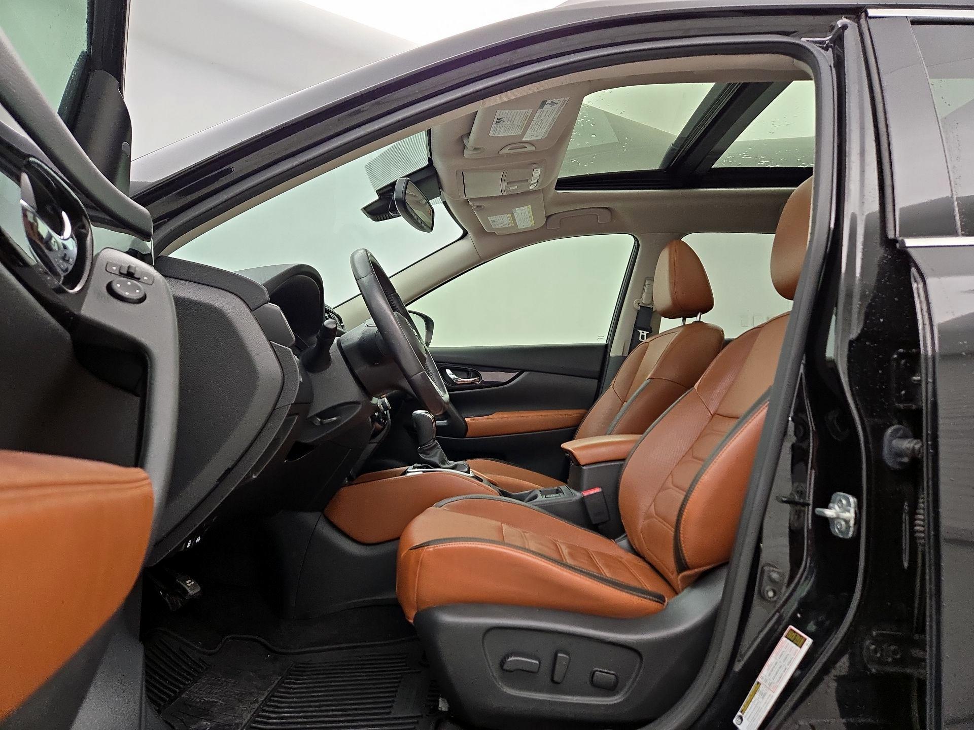 Thumbnail: 2017 Nissan Rogue - 11