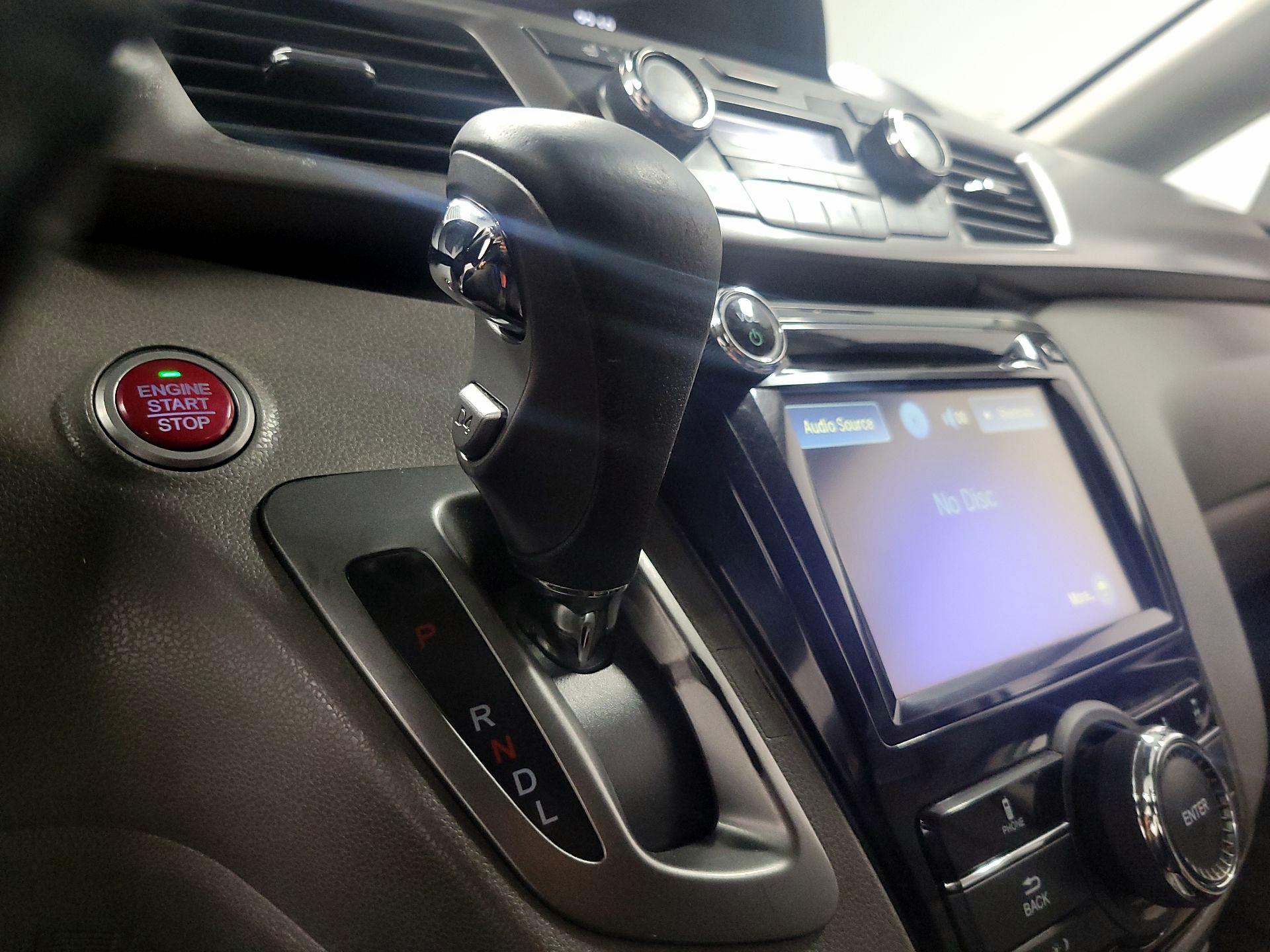 Thumbnail: 2015 Honda Odyssey - 17