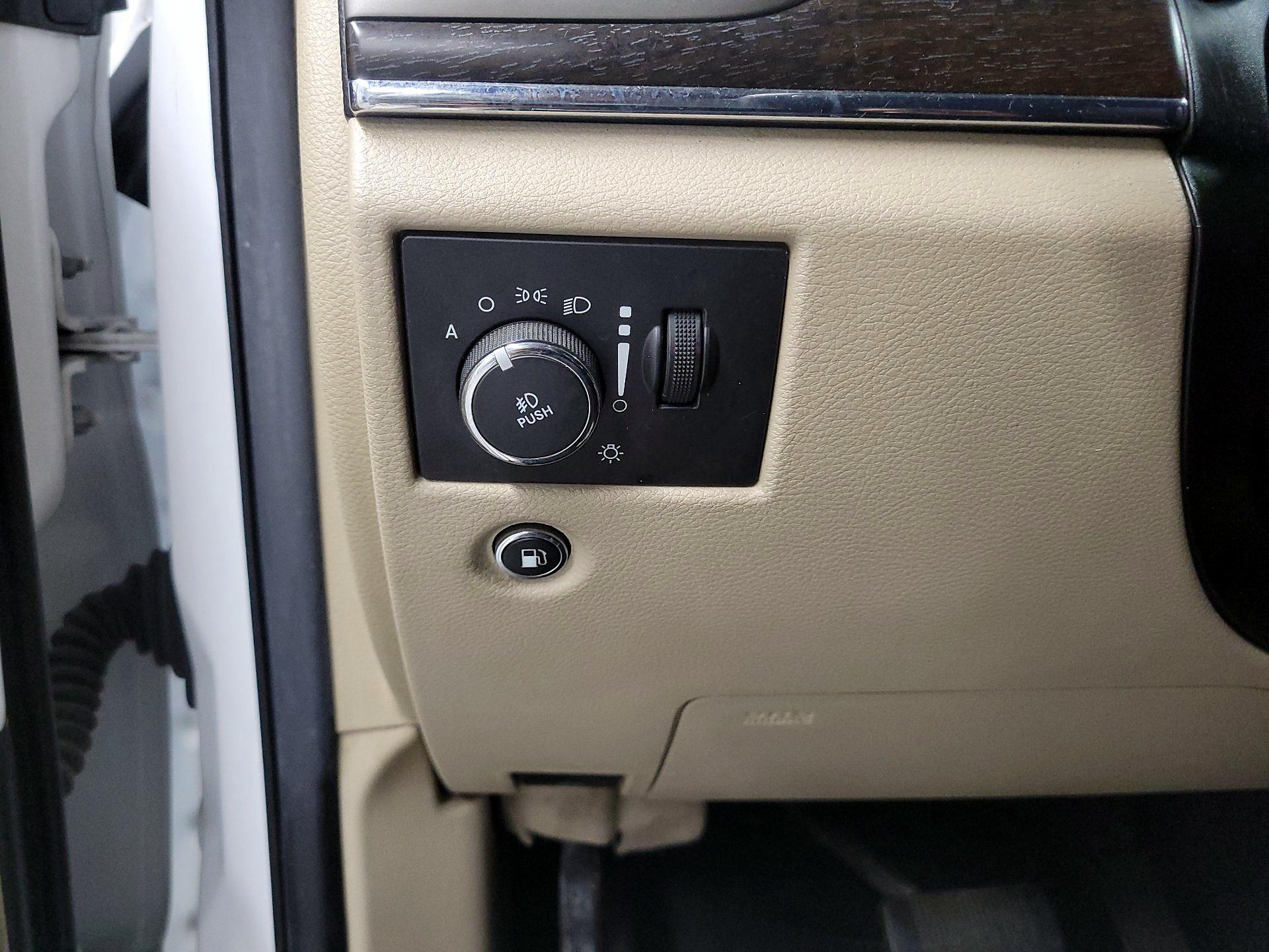 Thumbnail: 2014 Jeep Grand Cherokee - 13