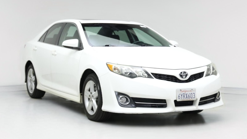 2013 Toyota Camry SE Hero Image