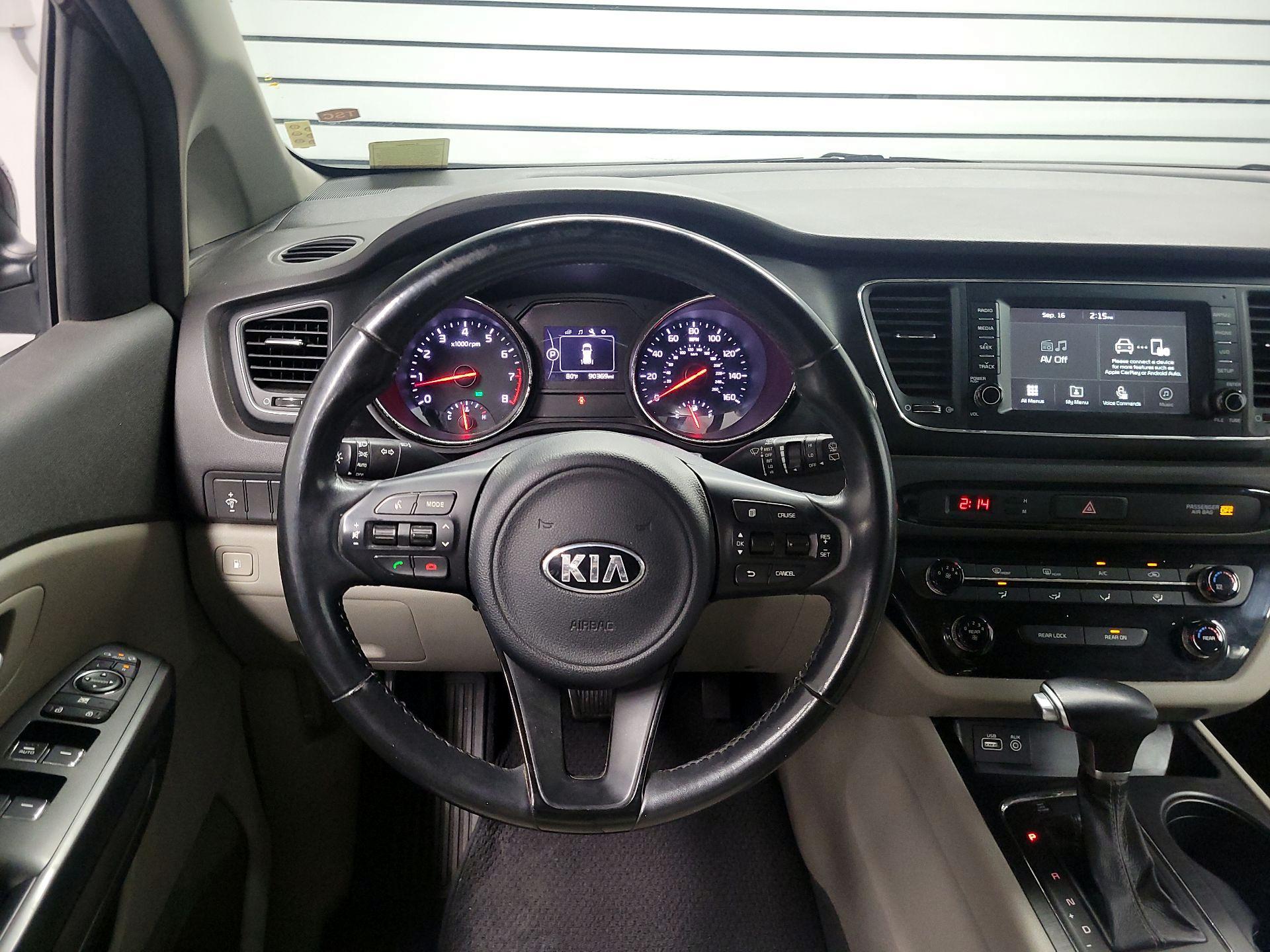 Thumbnail: 2017 Kia Sedona - 10
