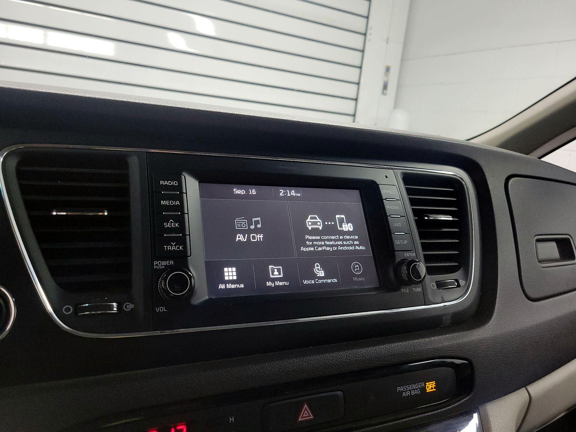 Thumbnail: 2017 Kia Sedona - 15