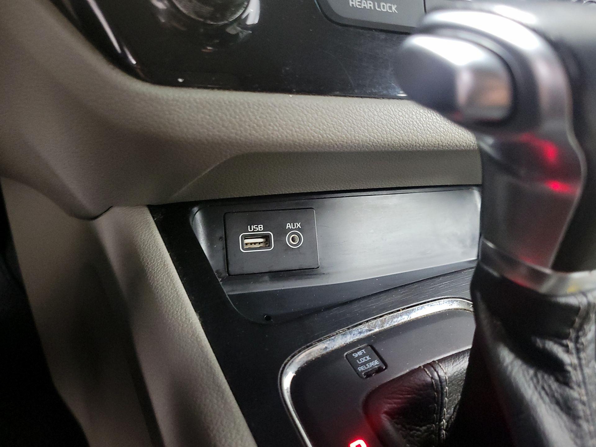 Thumbnail: 2017 Kia Sedona - 18
