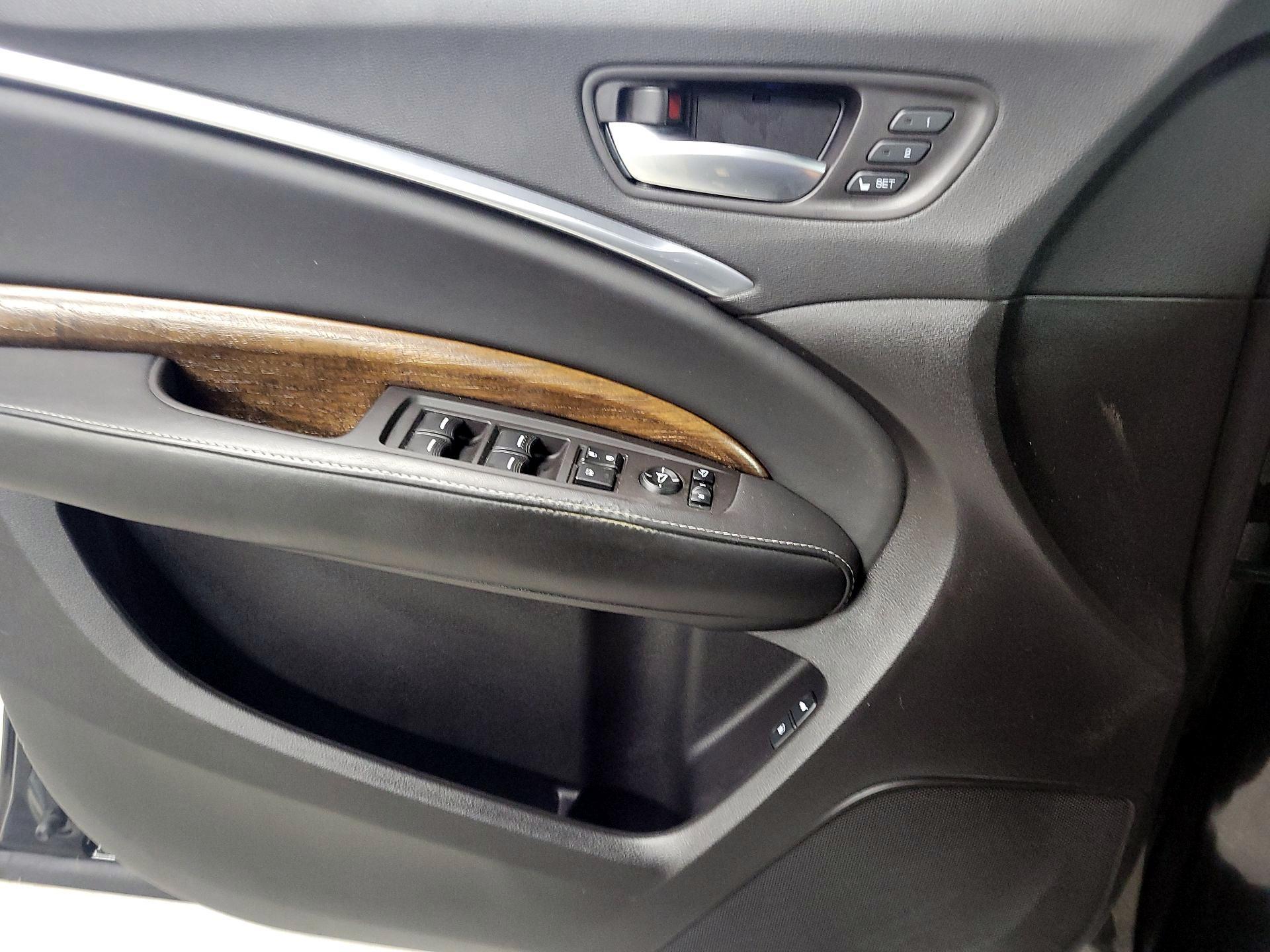 Thumbnail: 2017 Acura MDX - 12