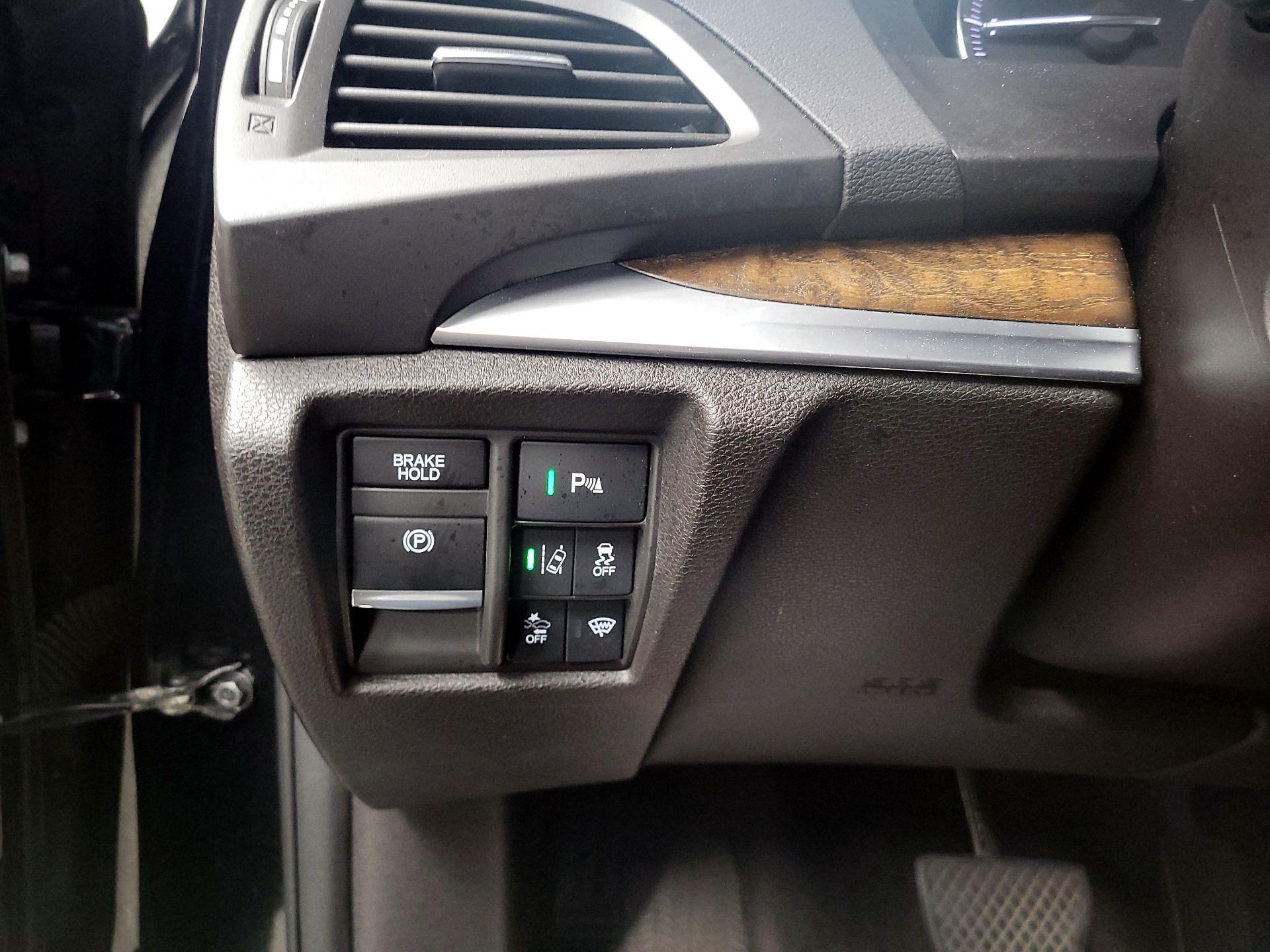 Thumbnail: 2017 Acura MDX - 13