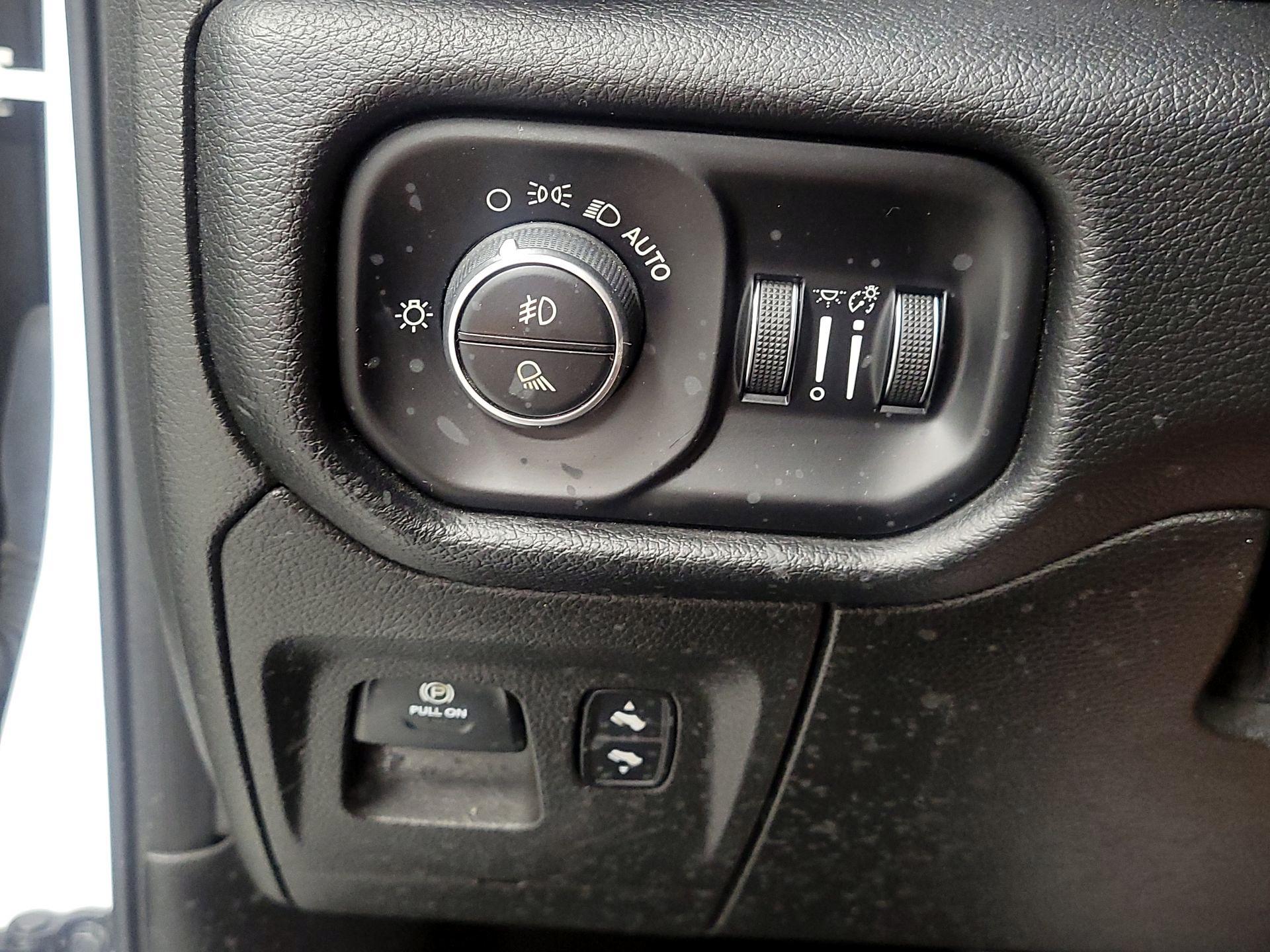 Thumbnail: 2019 RAM 1500 - 13
