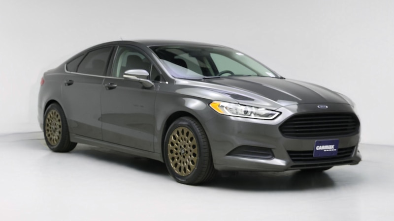 2016 Ford Fusion SE Hero Image