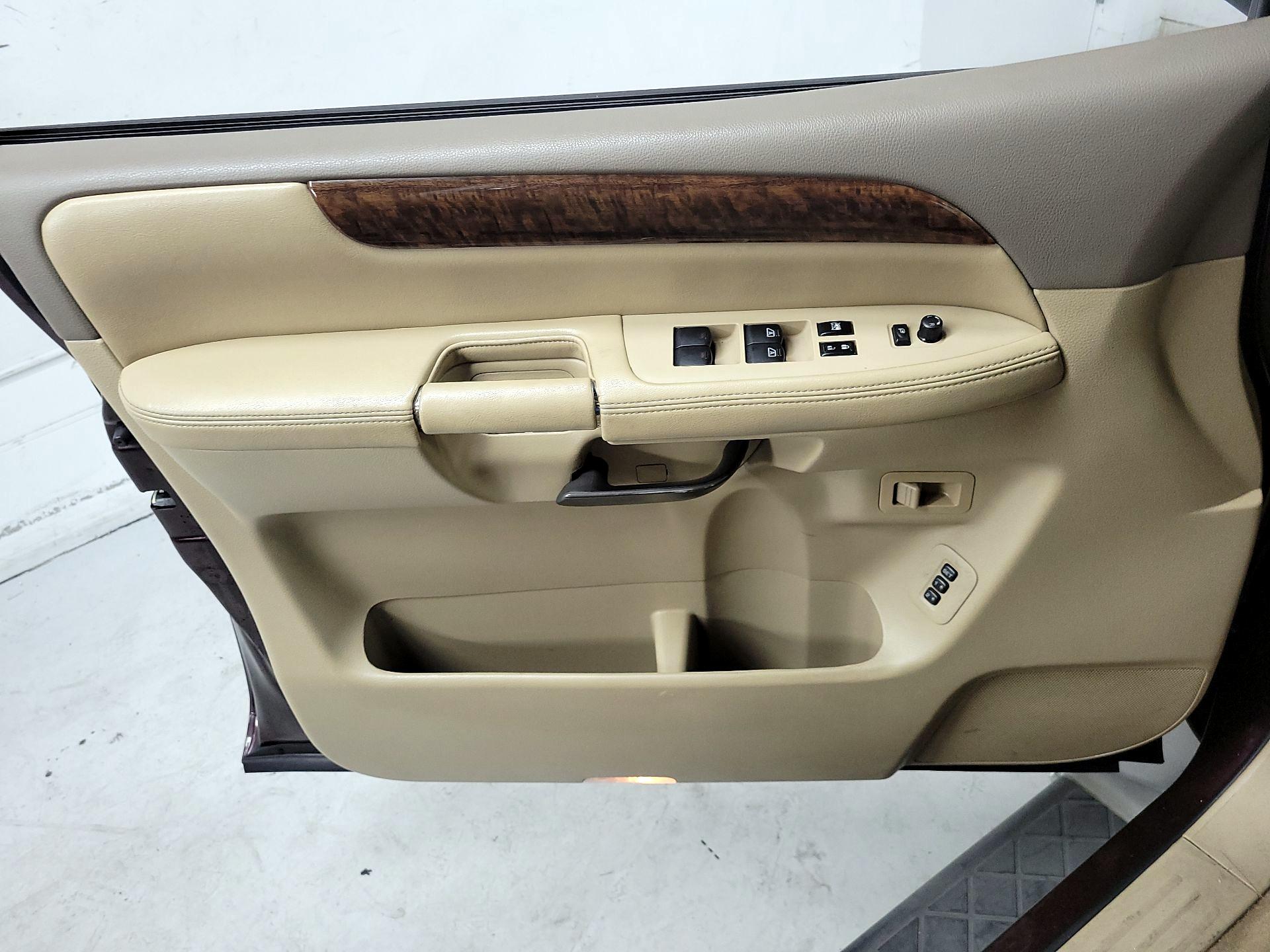Thumbnail: 2013 Nissan Armada - 12