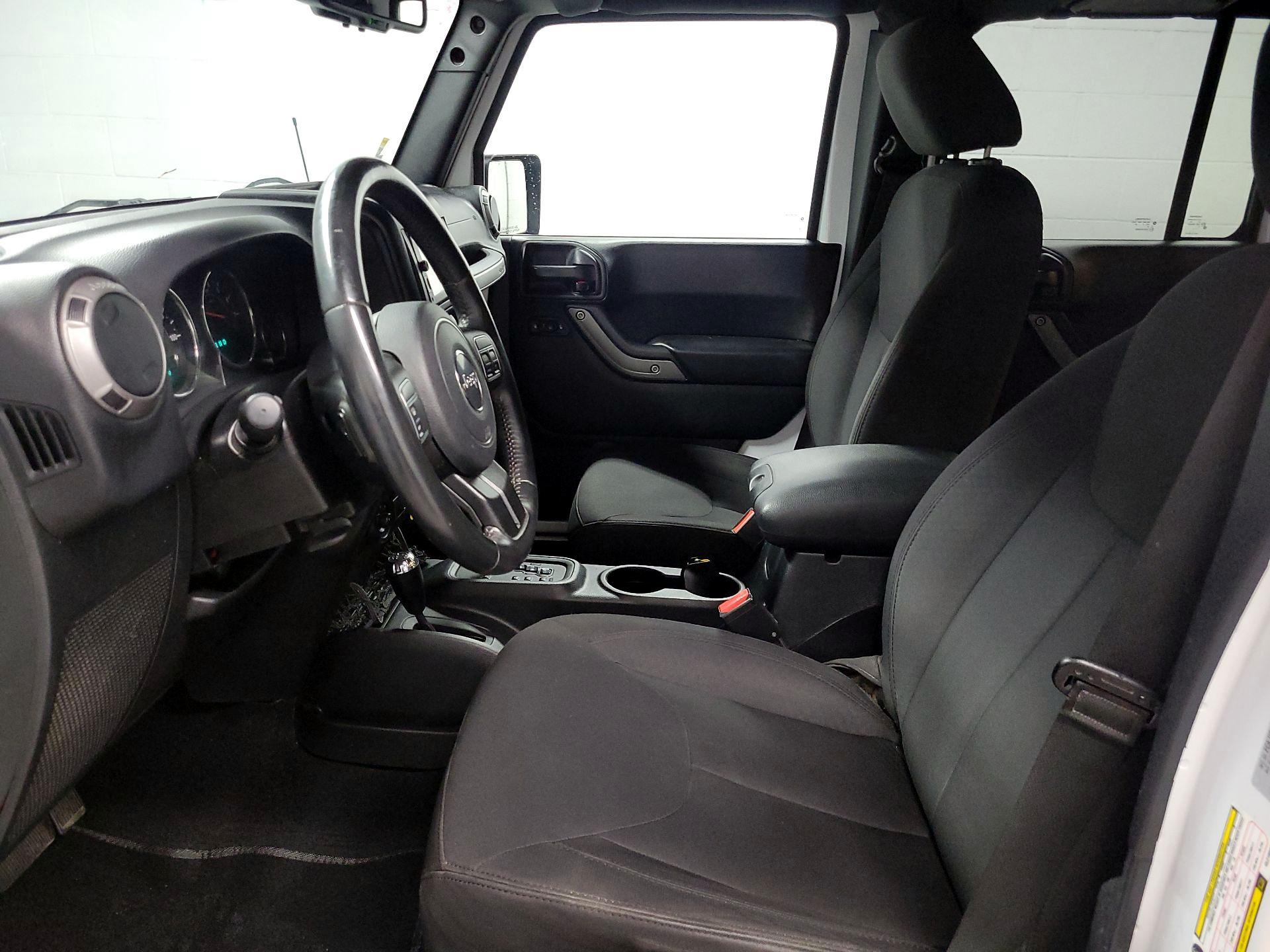 Thumbnail: 2016 Jeep Wrangler - 11