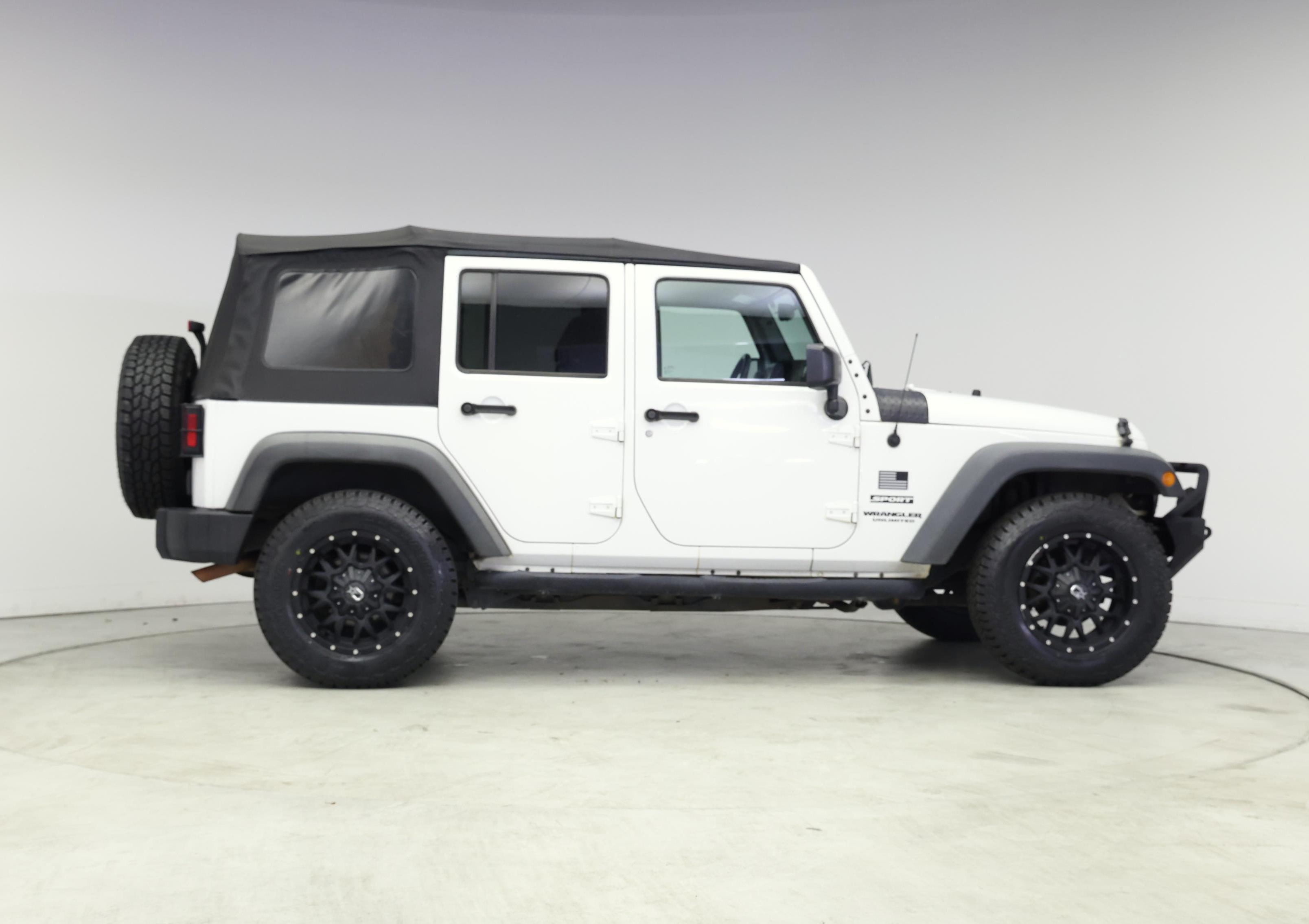 Thumbnail: 2016 Jeep Wrangler - 7