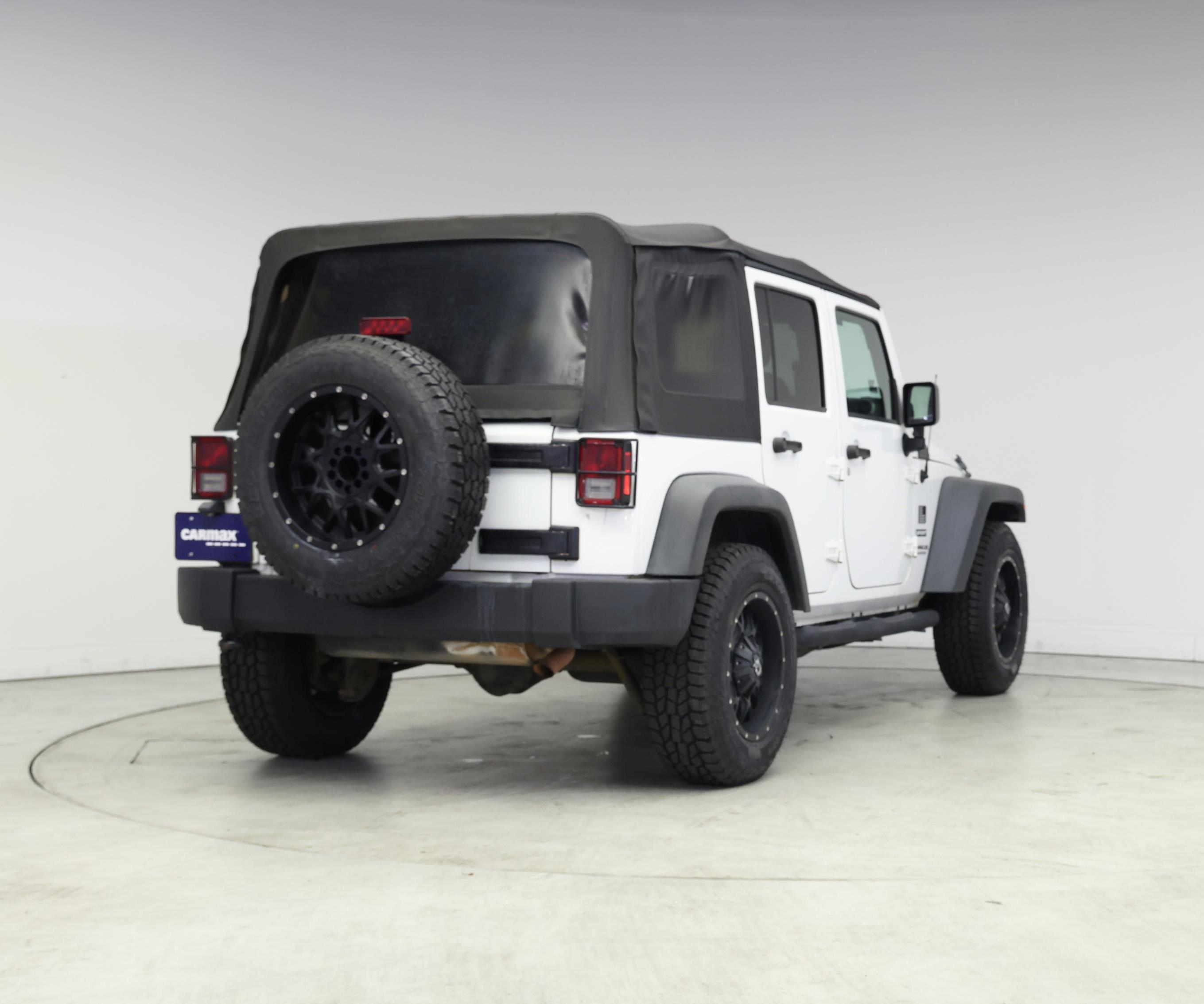 Thumbnail: 2016 Jeep Wrangler - 8