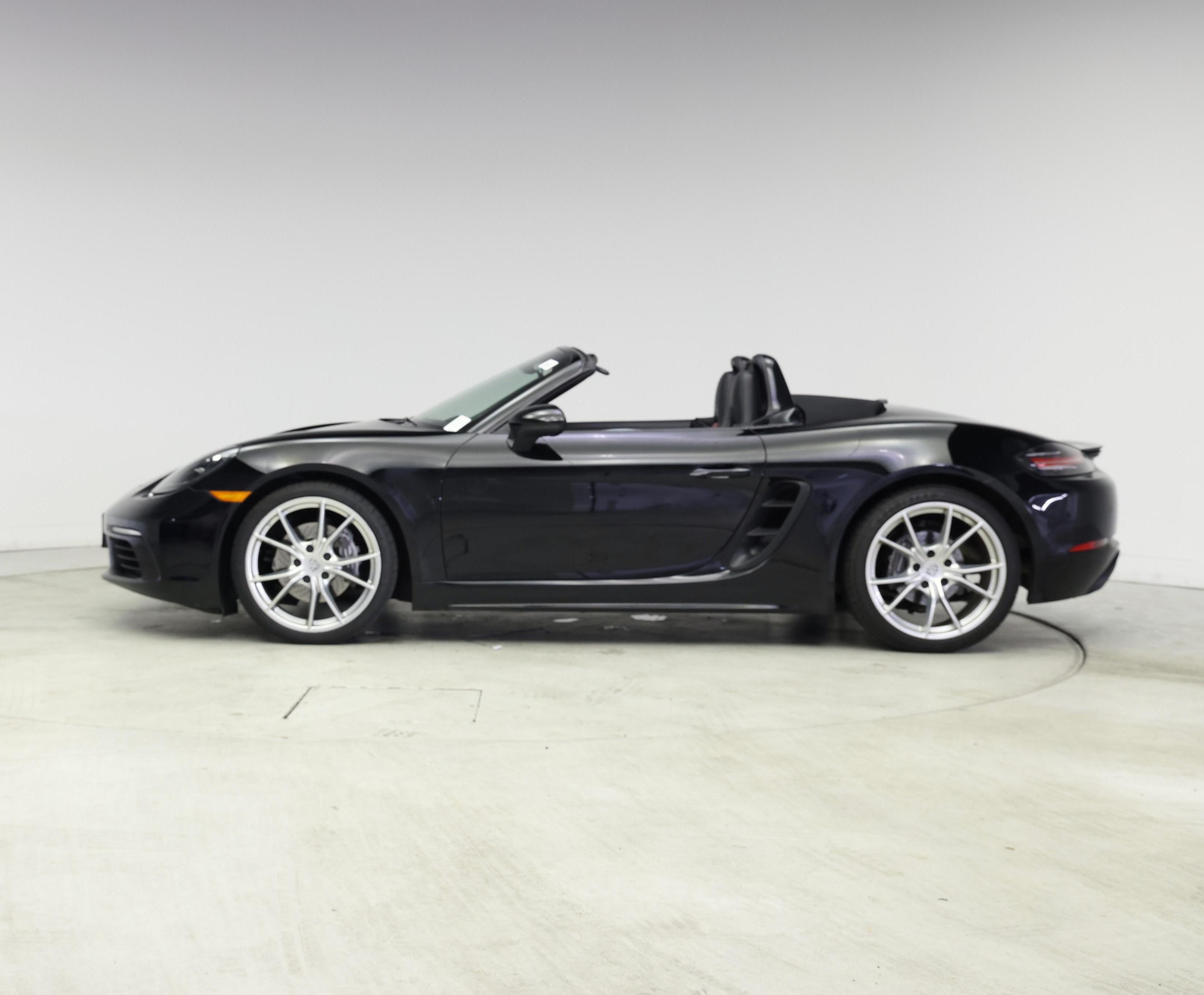 Thumbnail: 2017 Porsche 718 Boxster - 3